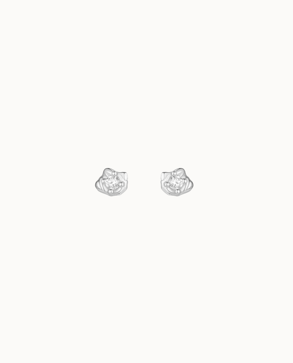 Adena Petite Studs i 925 sterlingsølv – små minimalistiske ørestikker