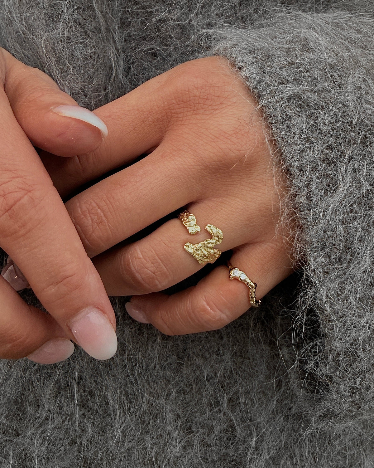 Adika gold-plated ring with a lively, playful design