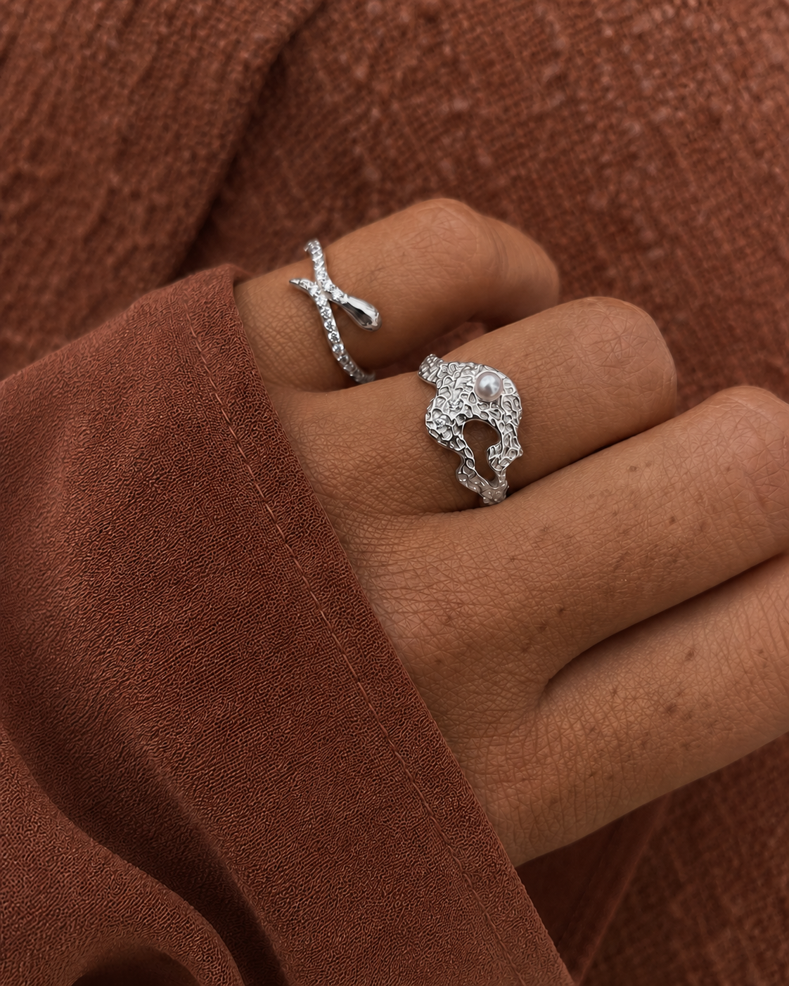 Tidsløs Adira statement ring i sølv med perler
