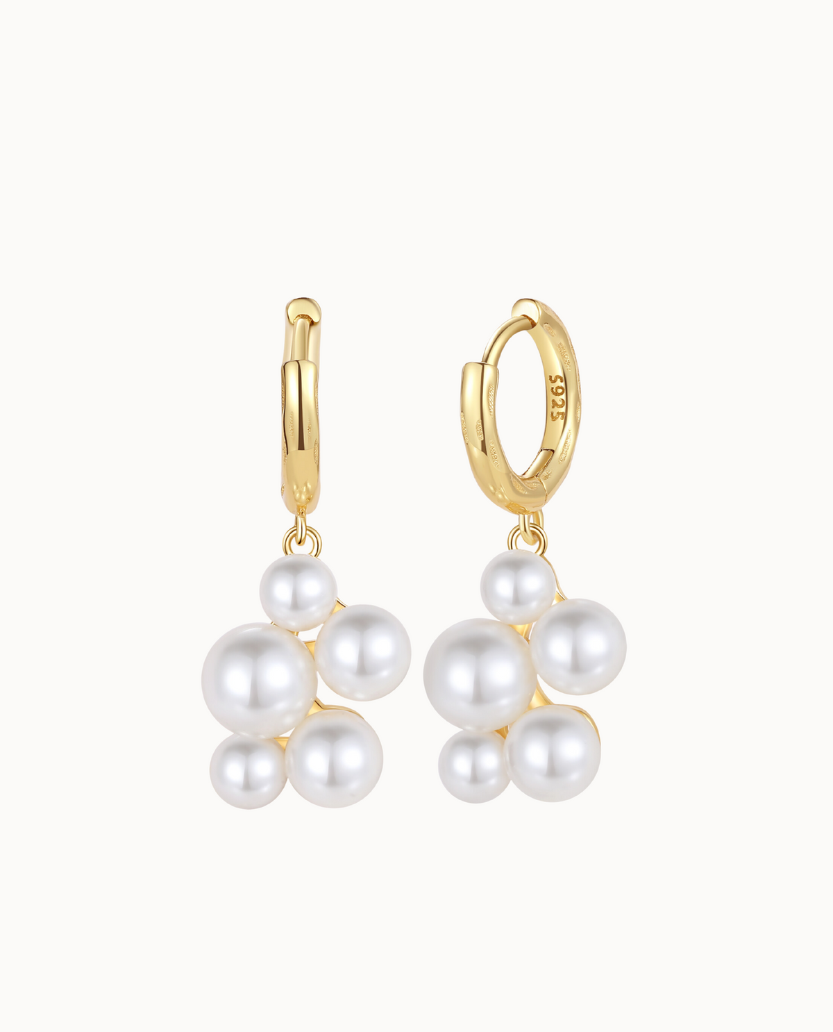 Aella Earrings in 18K gold-plated sterling silver – click hoop with pearl cluster