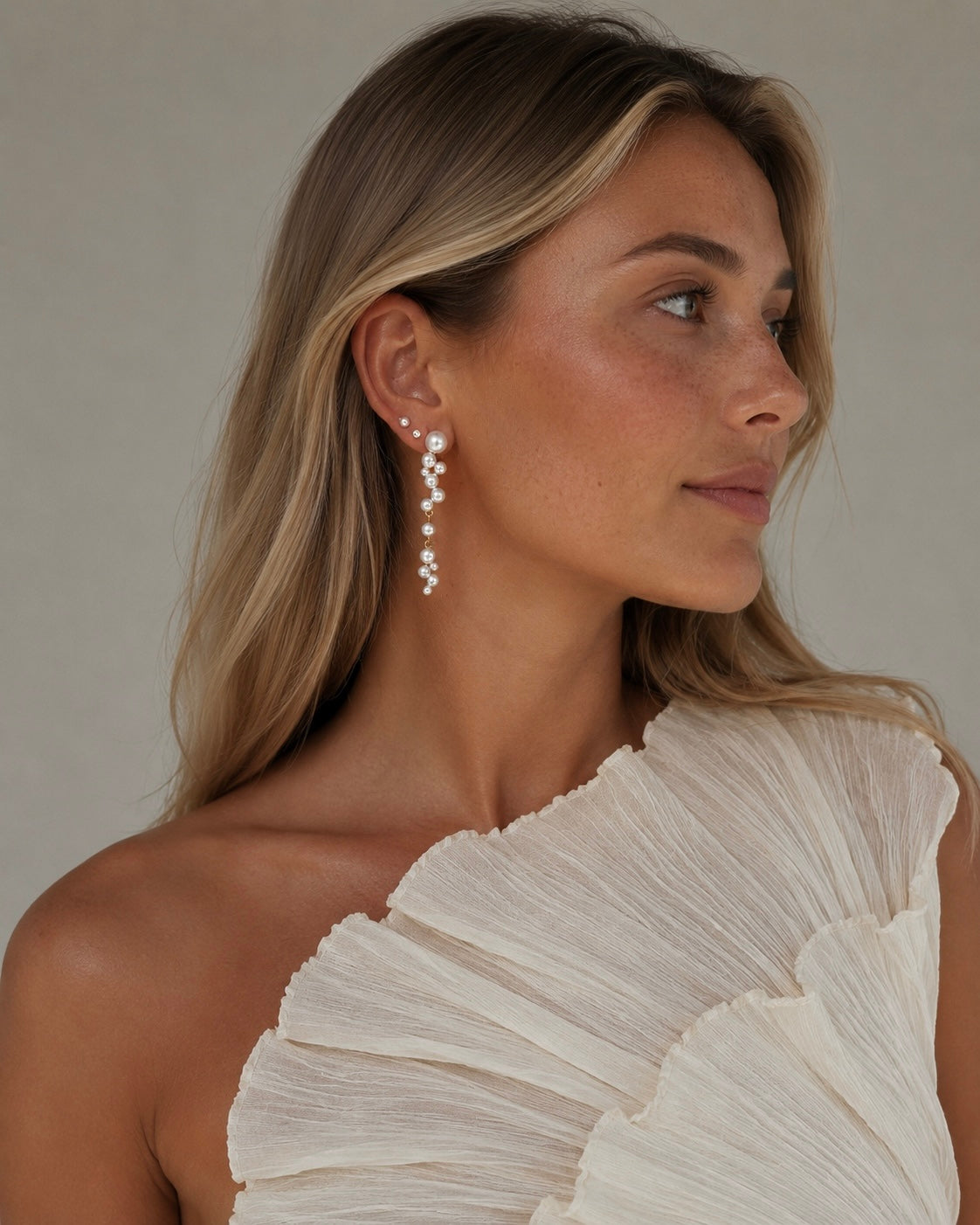 Amun long pearl earrings in 18K gold-plated 925 sterling silver