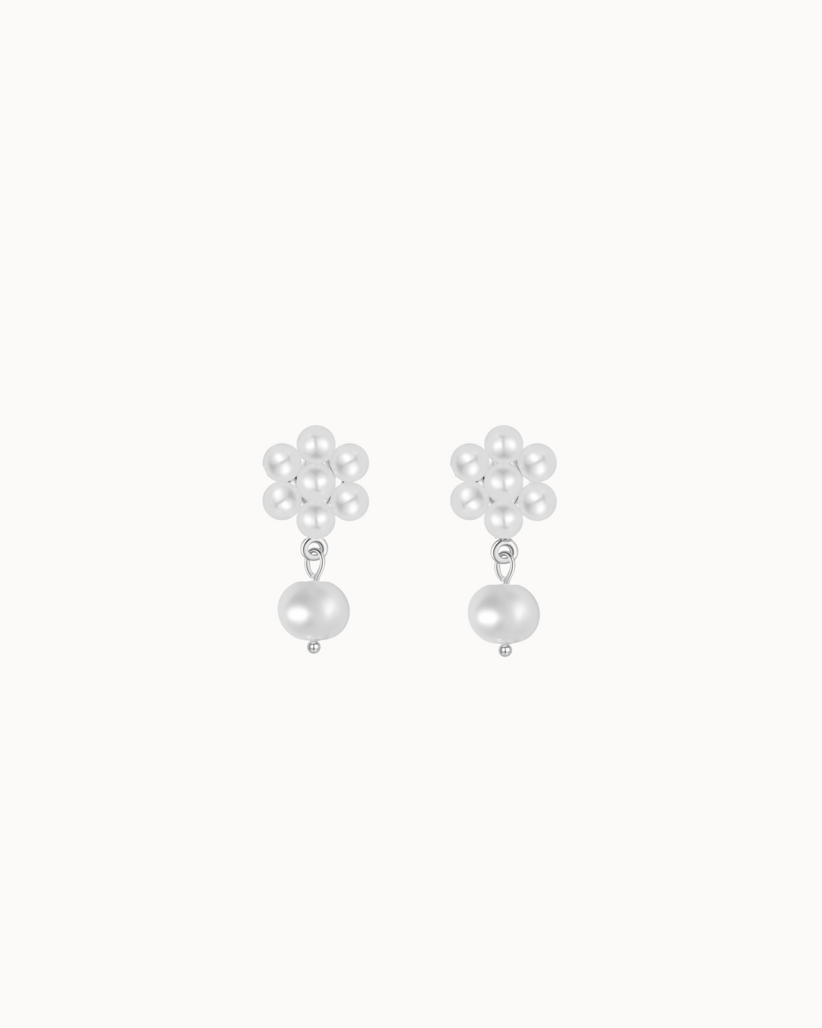 Azelea Earrings i 925 sterlingsølv med blomst af skalperler og lille hængende perle