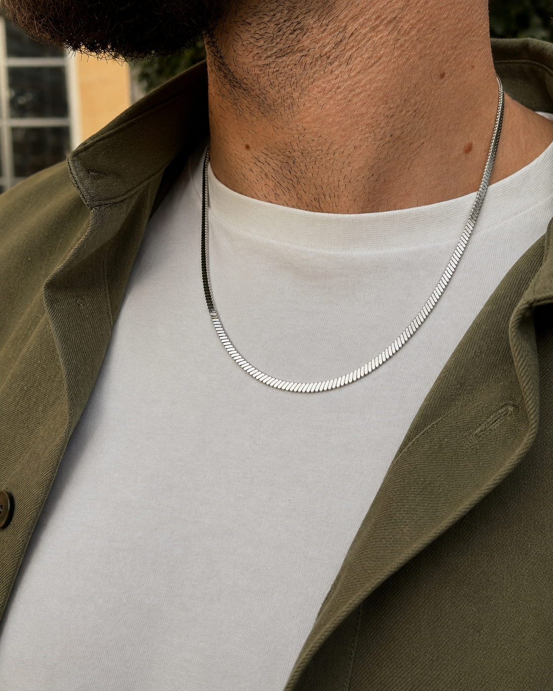 Blade Chain men's necklace with a flat, tightly woven chain, made in silver-coloured stainless steel