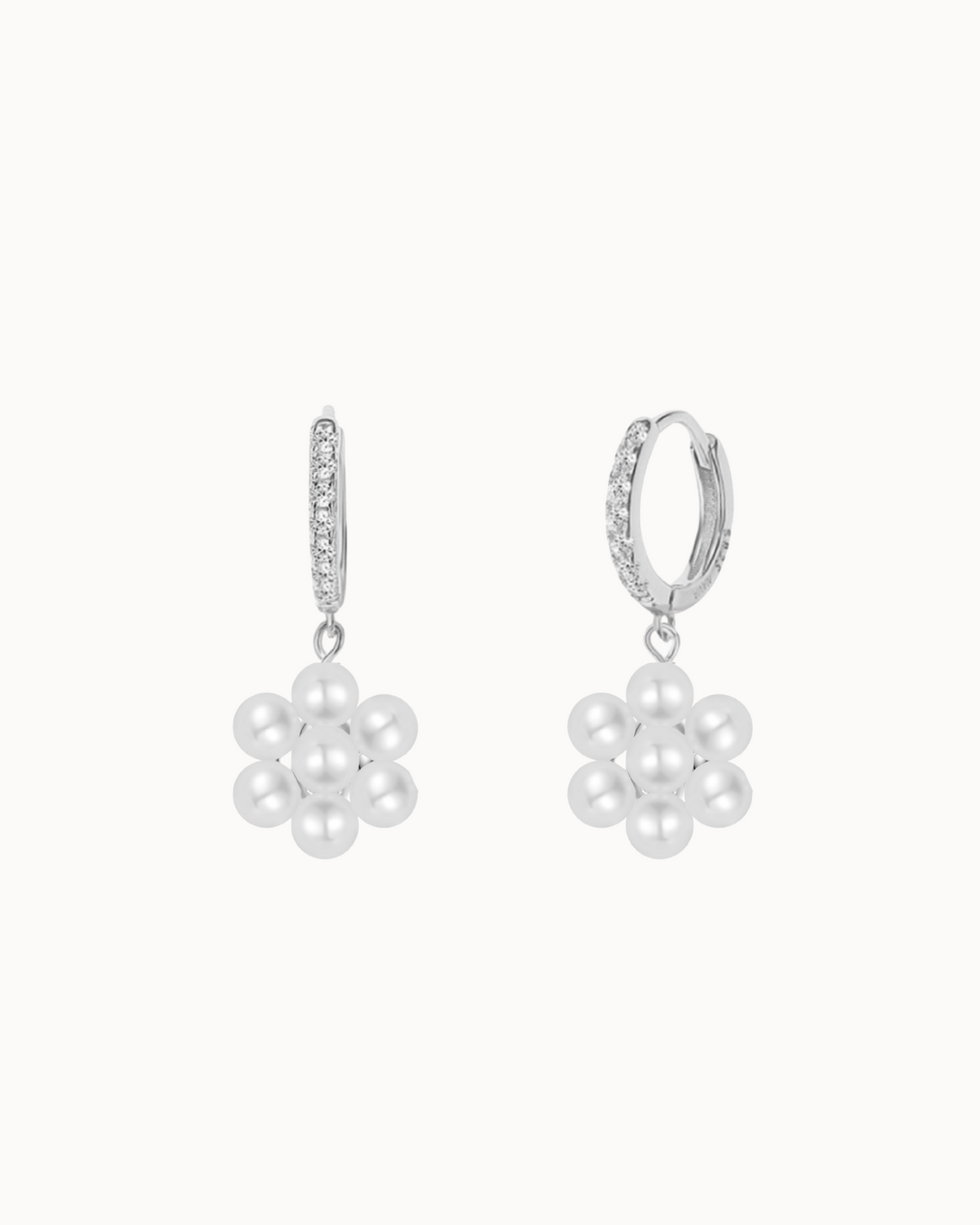 Blossom Earrings i 925 sterlingsølv – klikcreol med zirkoner og skalperleblomster