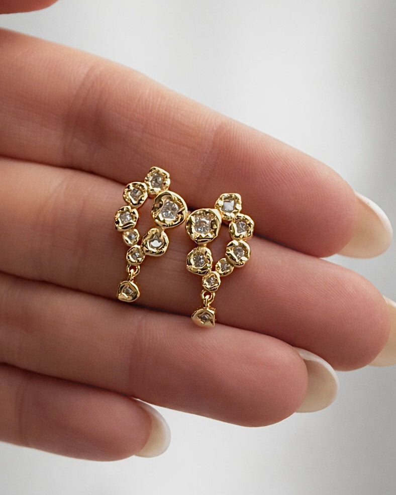 Calima Earrings i forgyldt sølv med funklende kubiske zirkoner