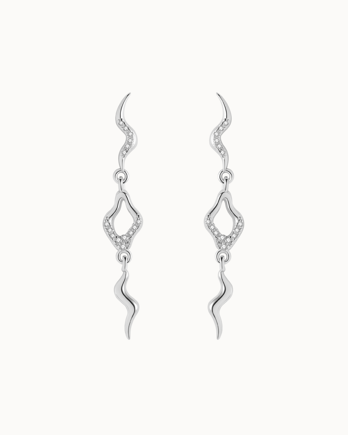Capella Earrings aus 925er Sterlingsilber mit drei Anhängern voller Zirkone