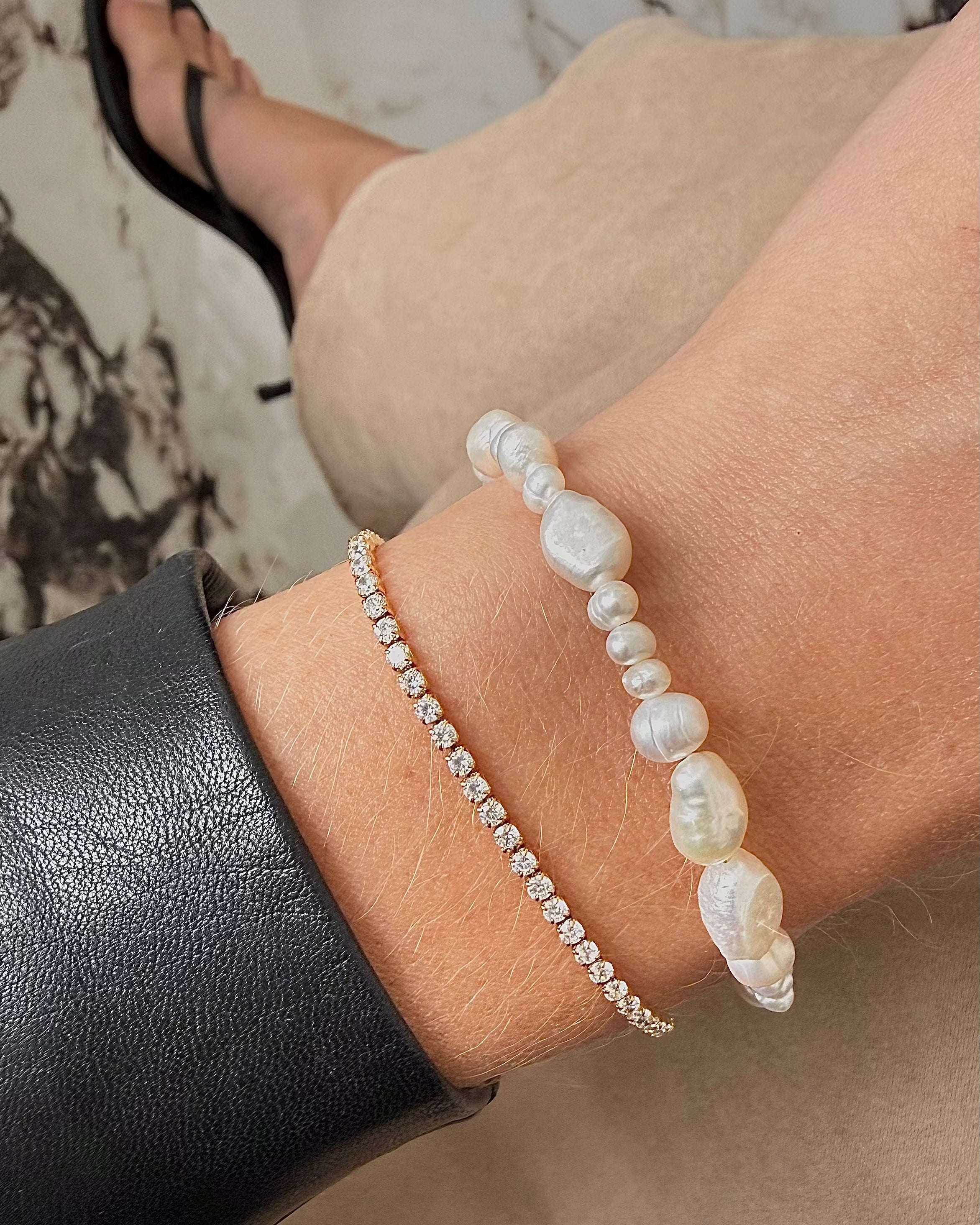 Cordelia Bracelet med pärlor i olika storlekar