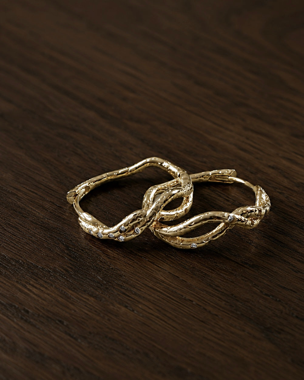 Fang earrings in gold-plated 925 sterling silver – twisted design and clear zirconia