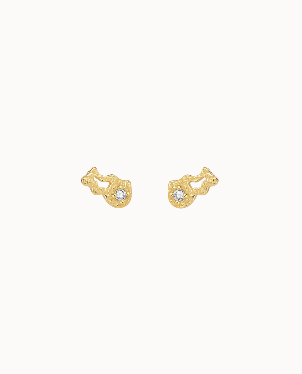 Gali Petite Studs in 18K gold-plated sterling silver with hammered surface and zirconia