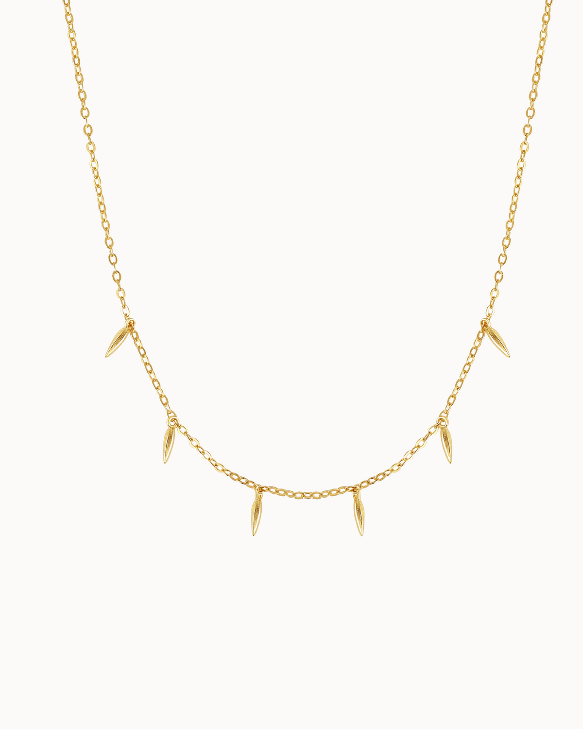 Jia Necklace aus 18K vergoldetem Sterlingsilber mit kleinen Bambusblättern als Anhänger