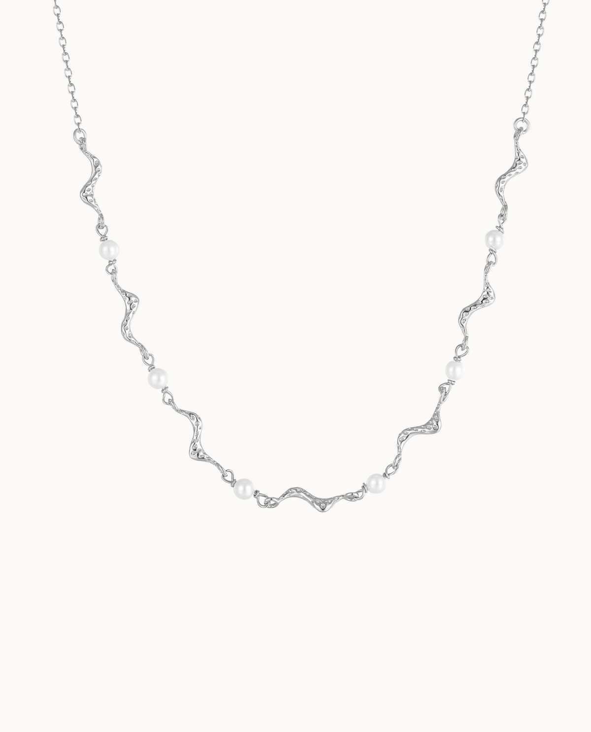 Lorelai Necklace aus 925er Sterlingsilber mit kleinen Perlmuttperlen