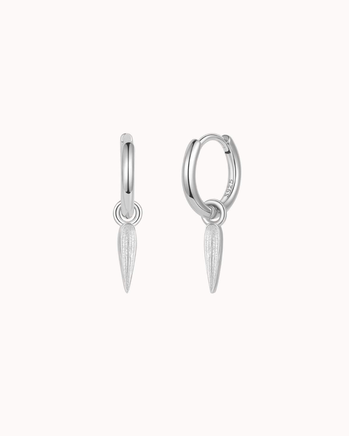 Luli Earrings i 925 sterlingsølv – klikcreoler med bambusblad