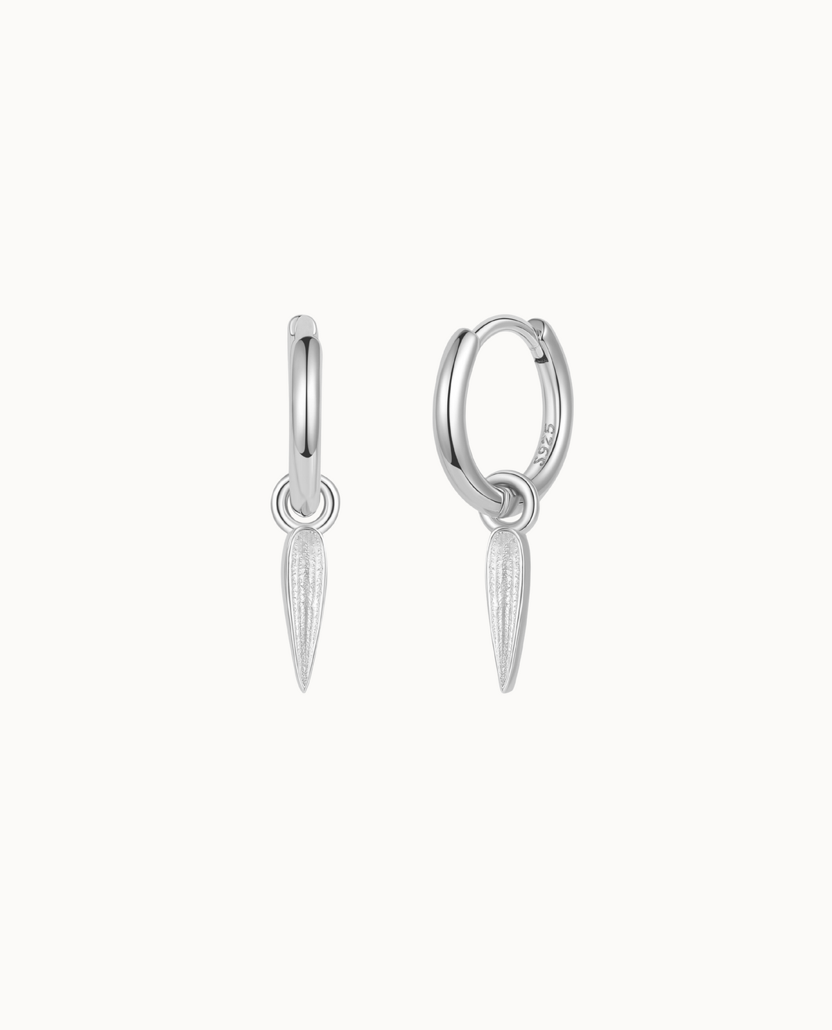 Luli Earrings i 925 sterlingsølv – klikcreoler med bambusblad