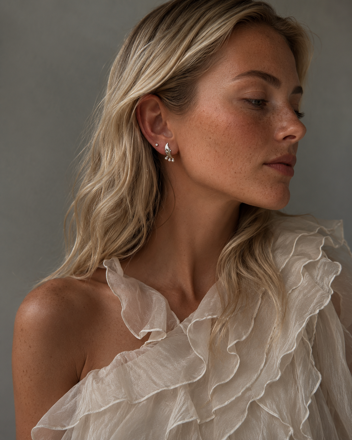 Elegant Luna silver earrings – magical moon with three pearls