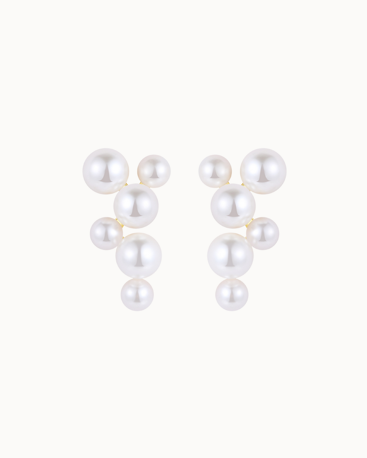 Megha Earrings aus 18K vergoldetem Sterlingsilber – klassische und zeitlose Perlenohrringe