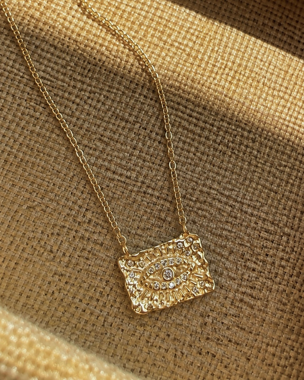 Nefertiti Necklace i forgyldt sølv fra Ancient kollektionen med øje-design