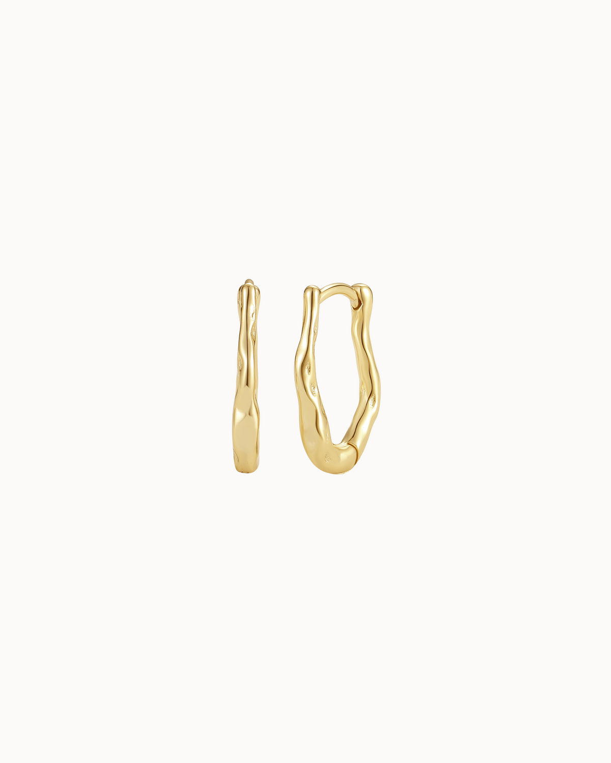 Gold-plated Nerea S earrings with small organic hoops