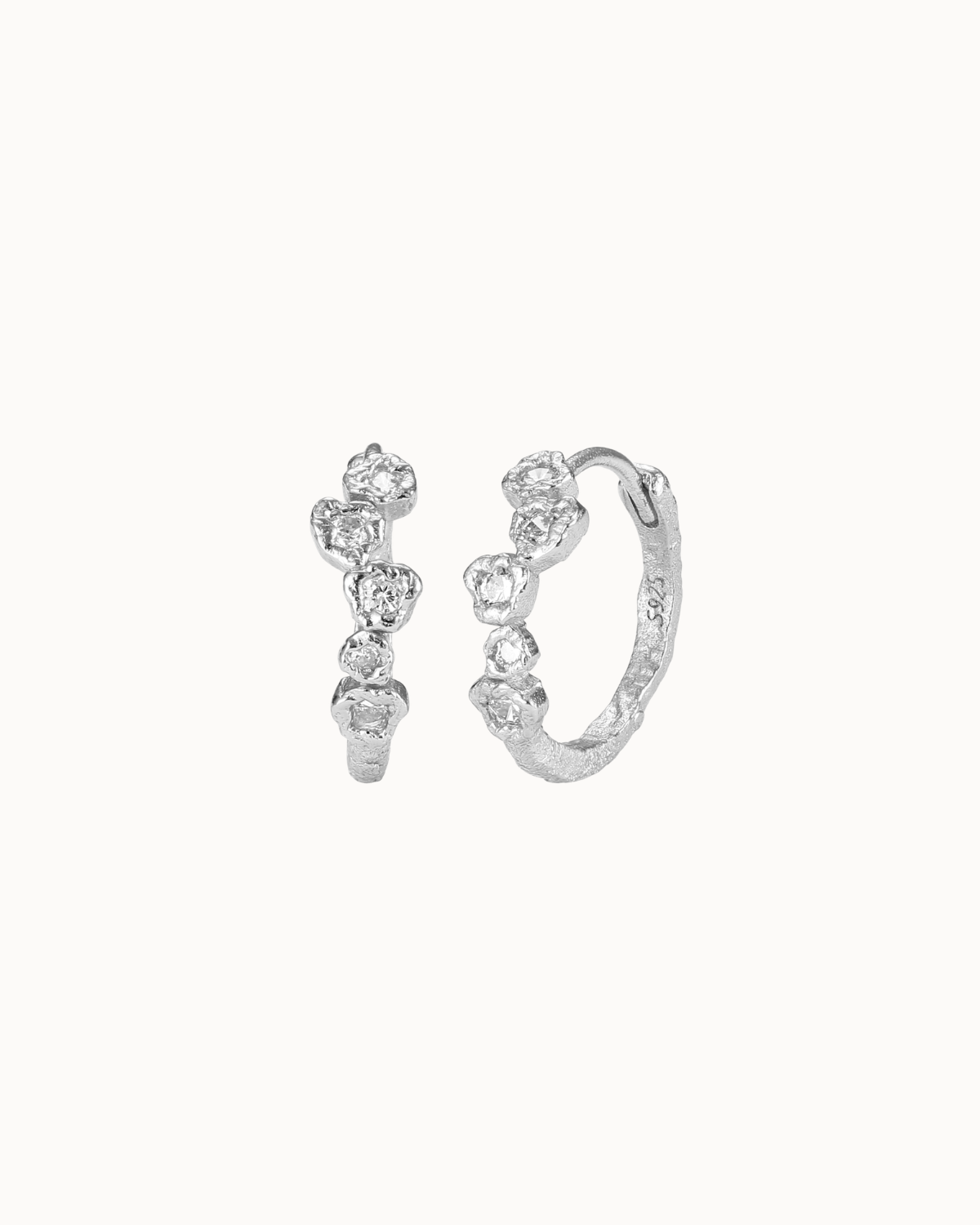 Onda Earrings – Creolen aus 925er Sterlingsilber mit weichem, wellenförmigem Design