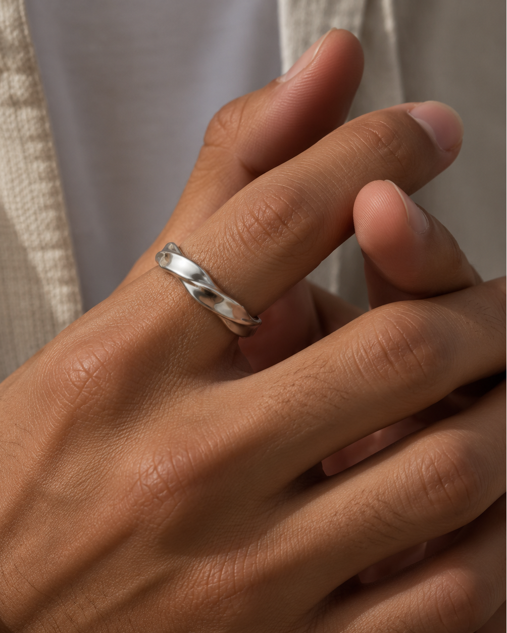 Rivo silver-coloured men's ring with organic waves