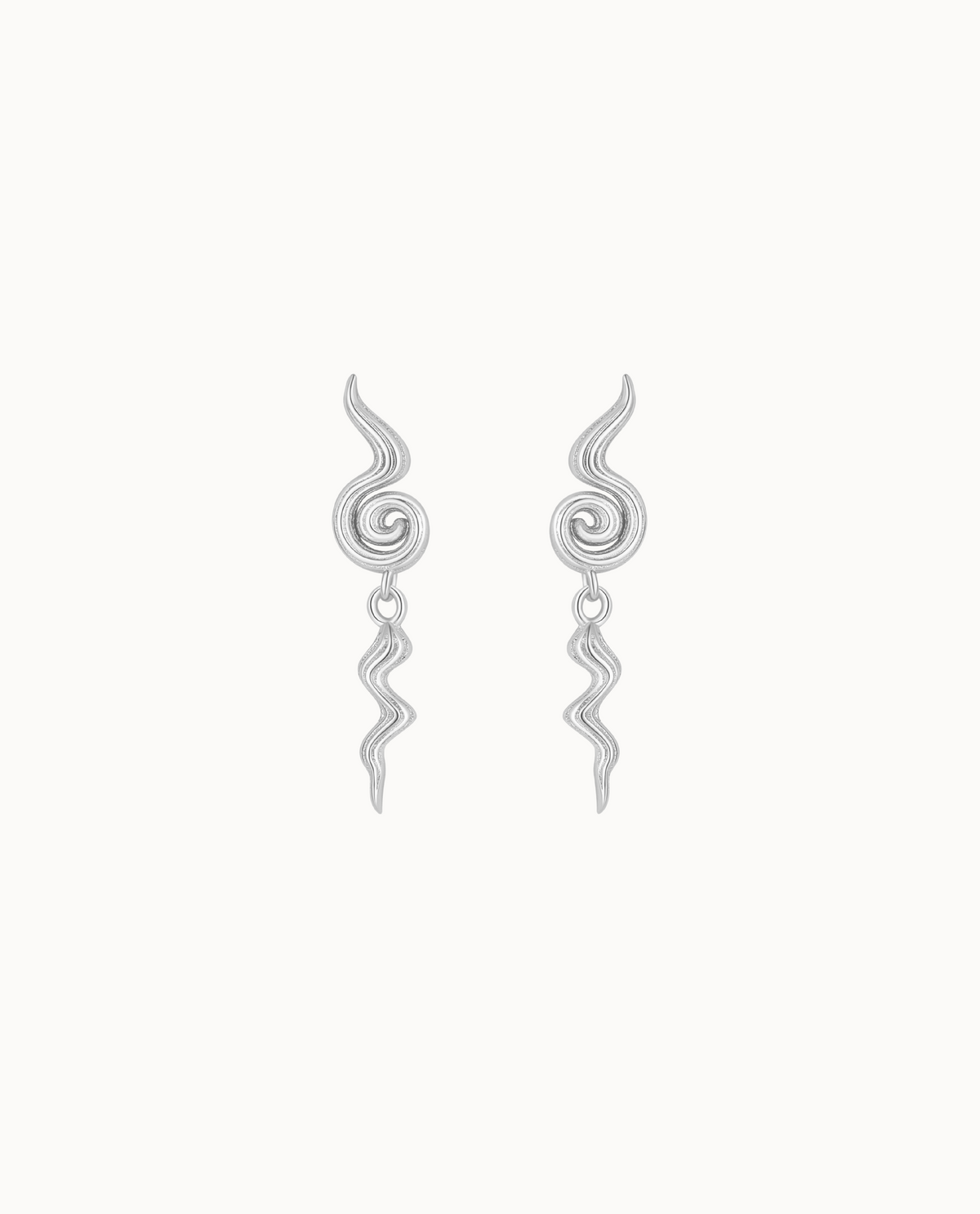 Sadira oorbellen in 925 sterling zilver met twee golvende delen