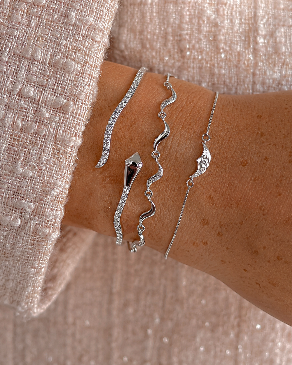 Elegant Sasi armbånd i sølv fra Moonshine kollektionen
