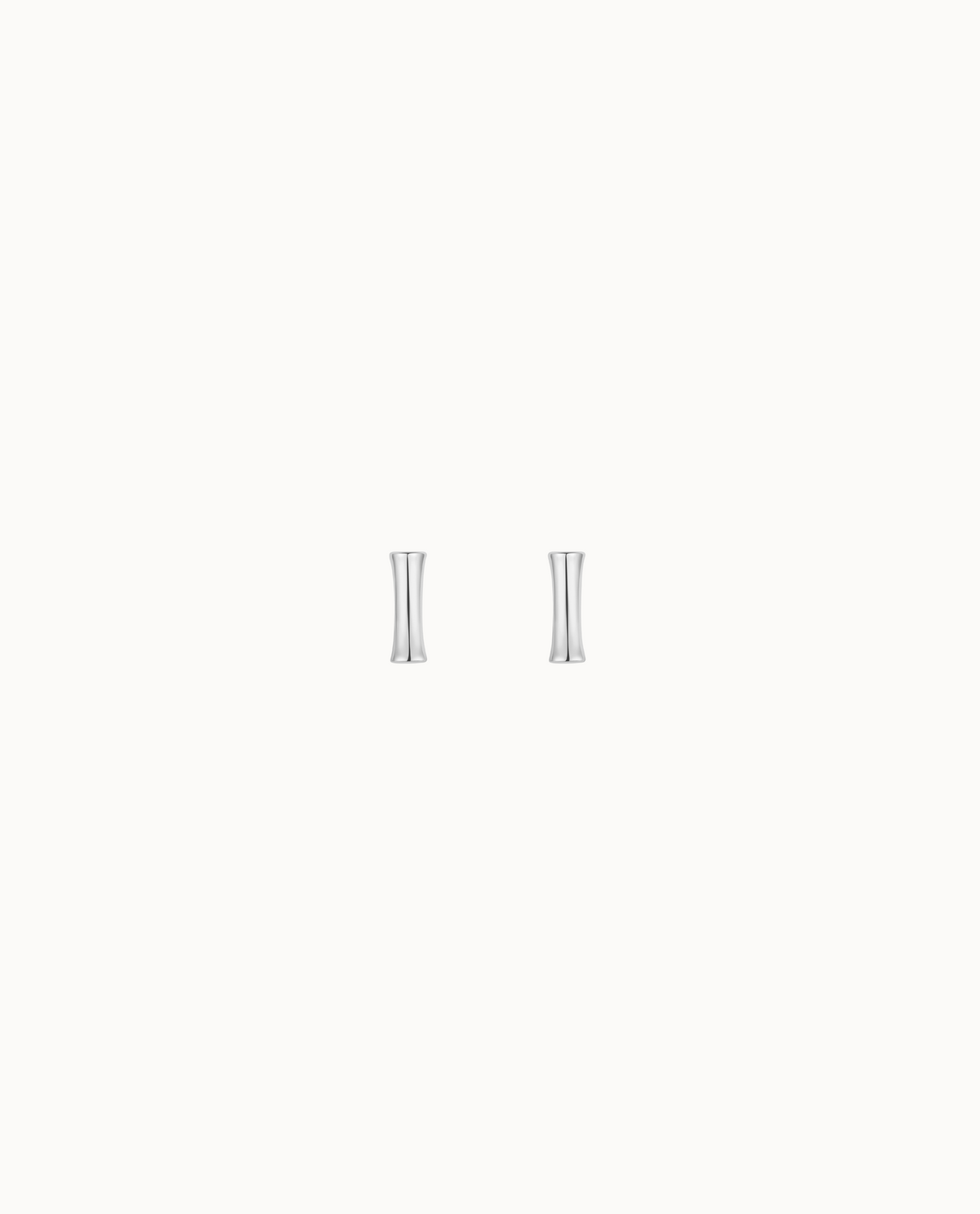 Shan Petite Studs aus 925er Sterlingsilber – kleine Ohrstecker, inspiriert von Bambus