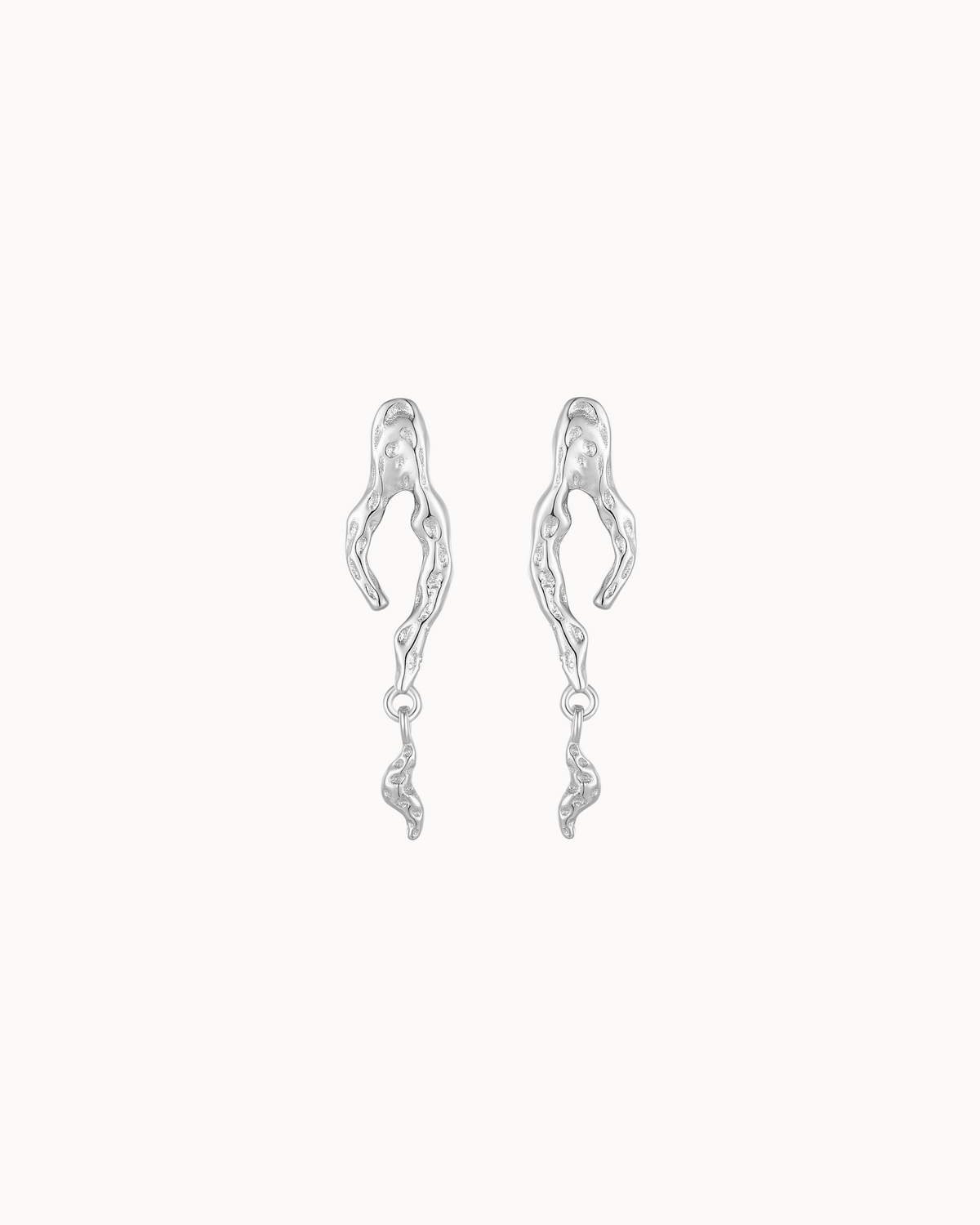 Syrena Ohrringe aus 925er Sterlingsilber mit welliger, zweigliedriger Form