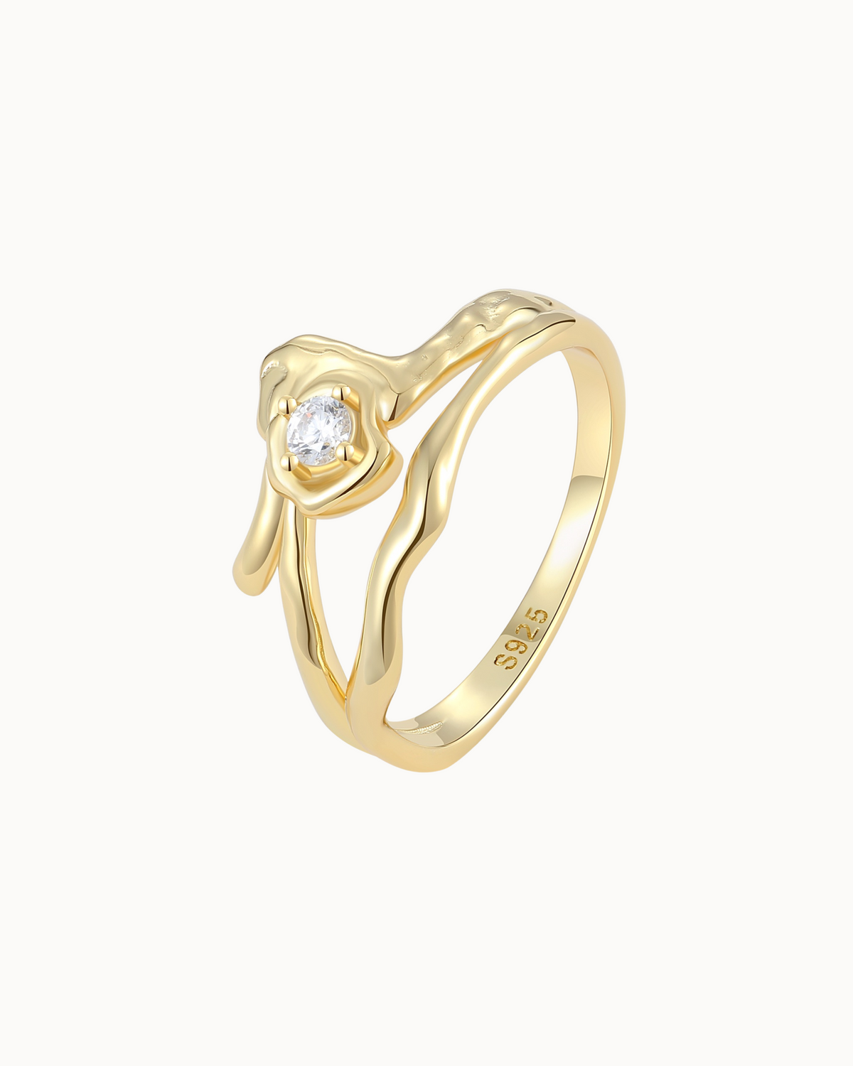 Tahiti Ring aus 18K vergoldetem Sterlingsilber mit klarem Stein in welliger, skulpturaler Form