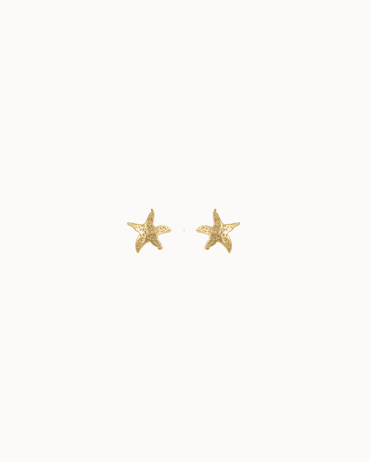 Tao Petite Studs – søstjerneformede ørestikker i 18K forgyldt sterlingsølv