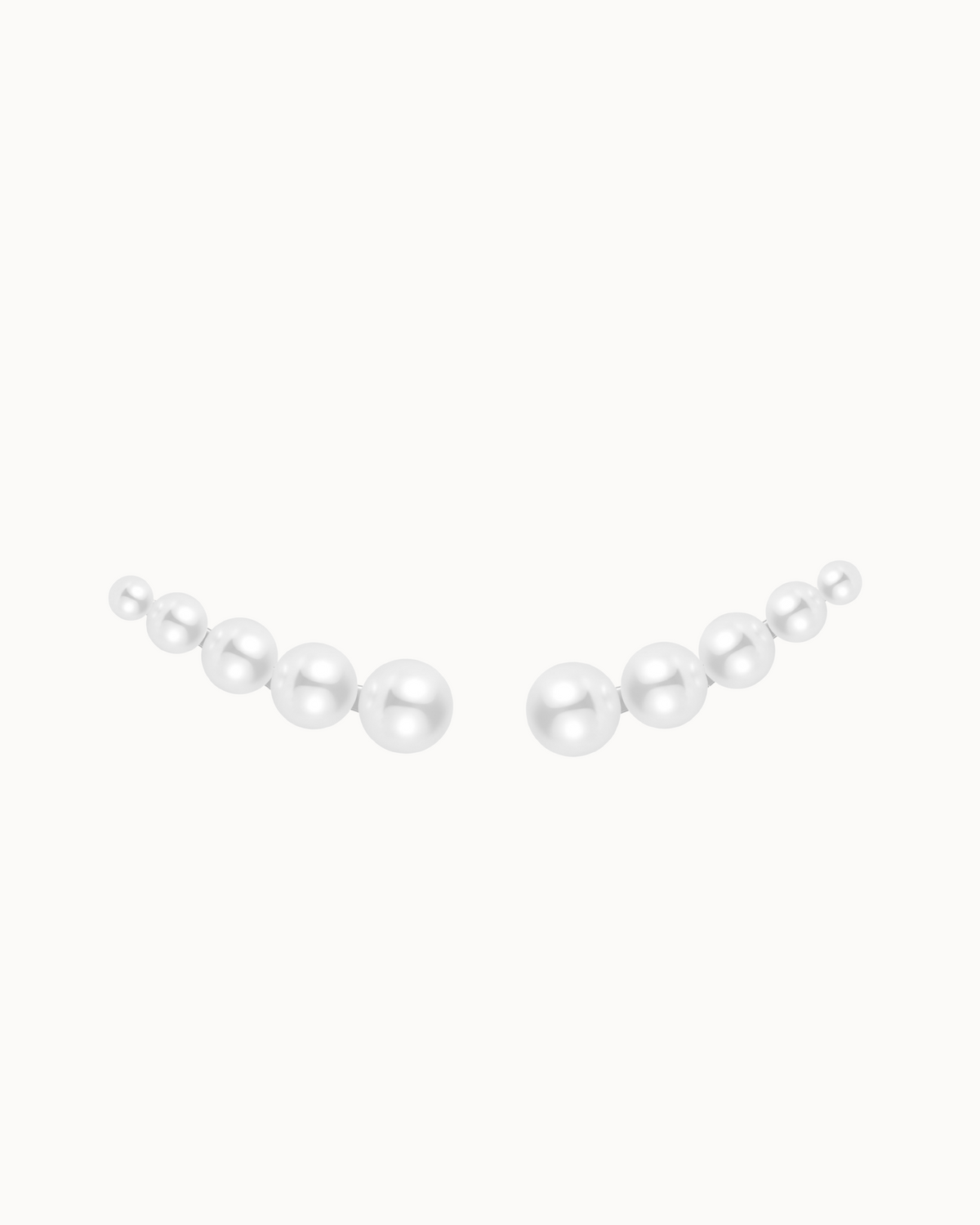 Varuna Ear Climber aus 925er Sterlingsilber, besetzt mit kleinen Perlen