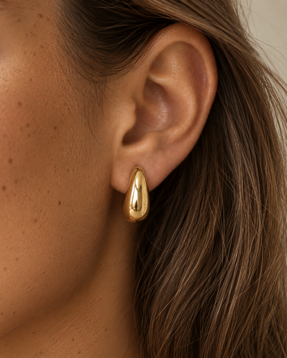 Chunky Venice hoops i forgyldt rustfrit stål med blød, organisk form