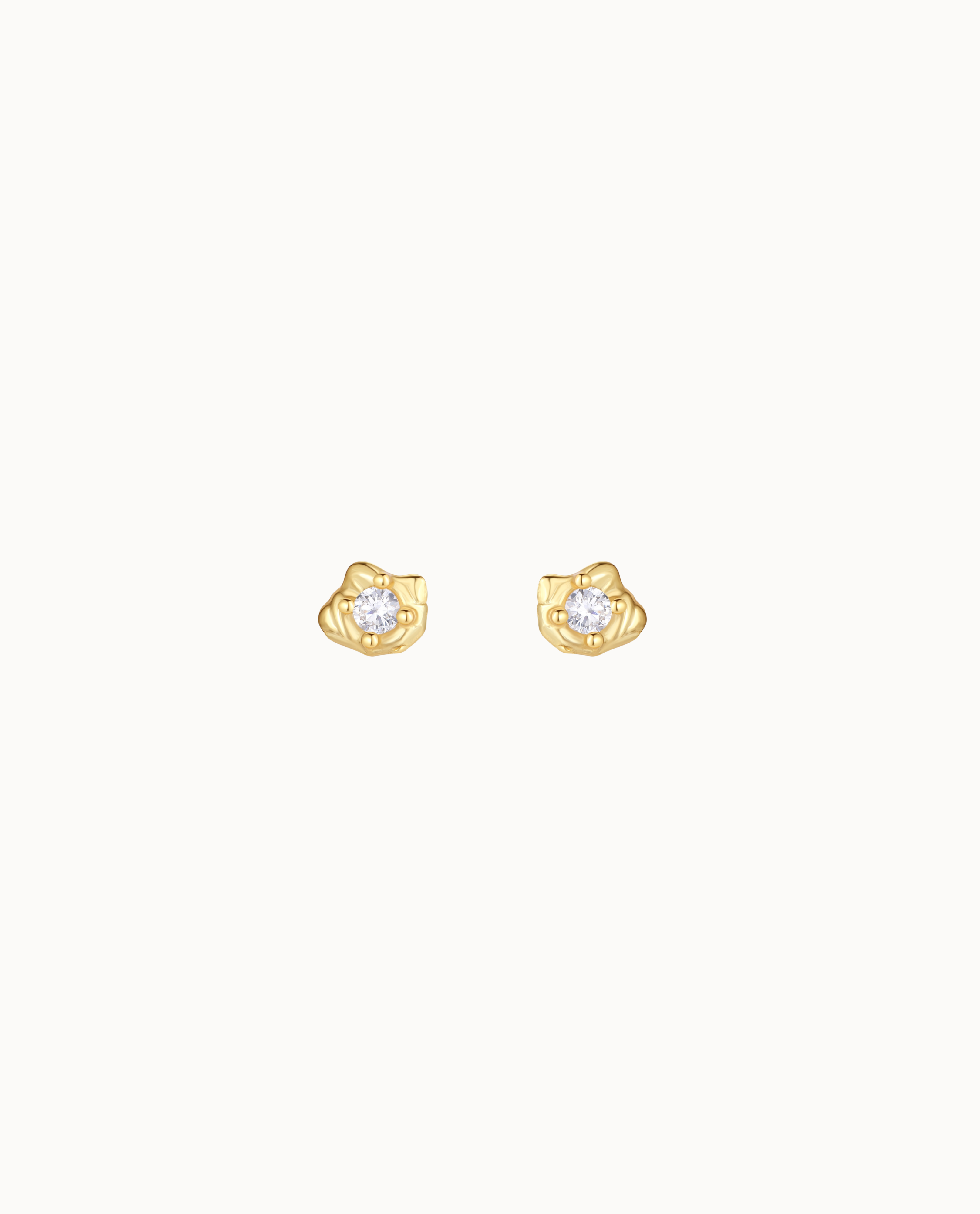 Adena Petite Studs i 18K forgyldt sterlingsølv – små minimalistiske ørestikker