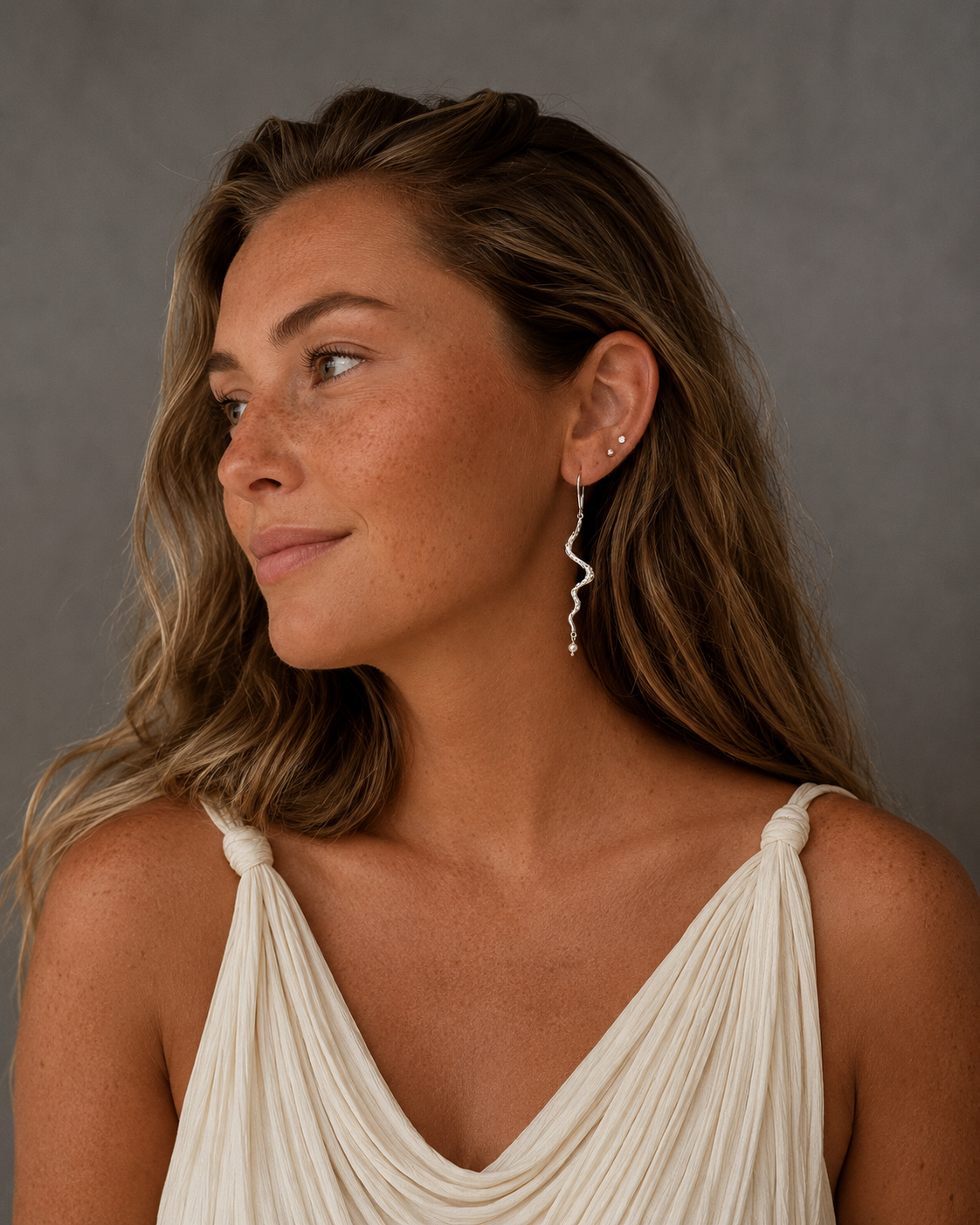 Lange Alana oorbellen in zilver uit de Mermaid-collectie met een kleine parel