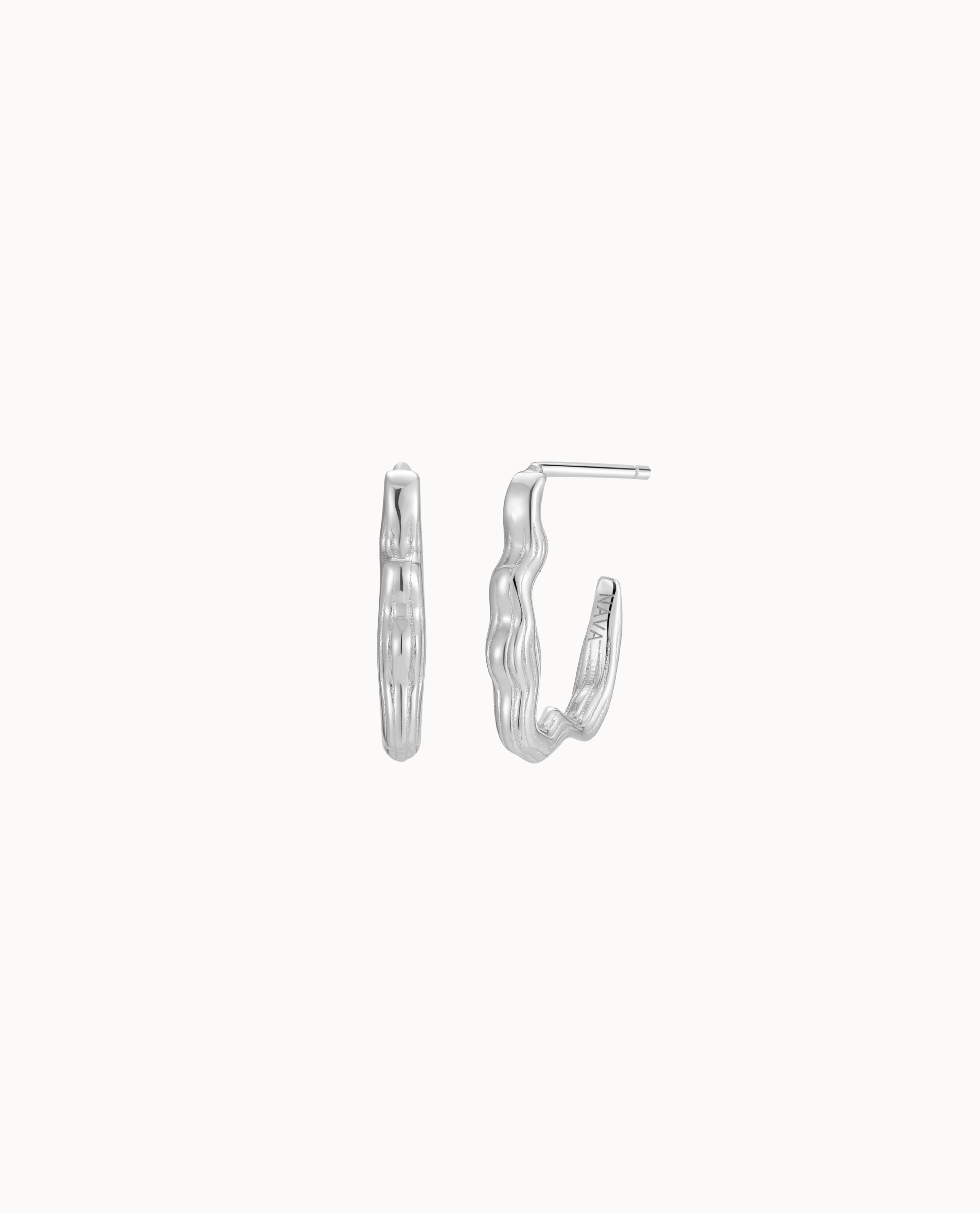 Alviva creolen in 925 sterling zilver met golvende details