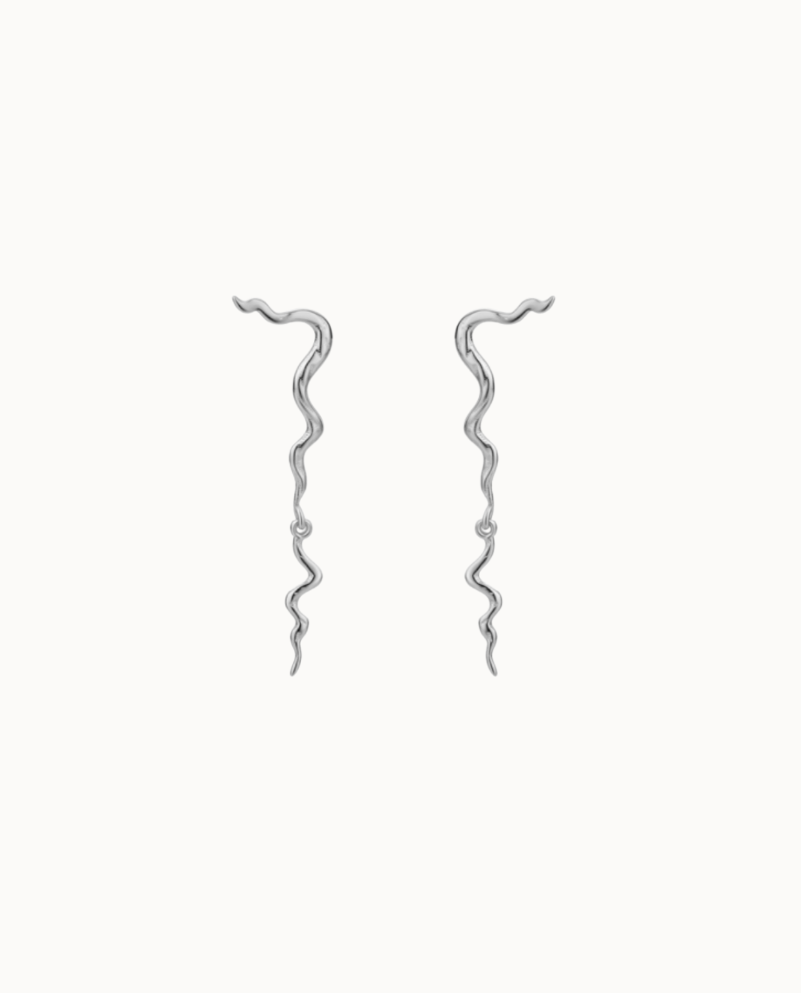 Amira Earrings i 925 sterlingsilver – sagolikt örhänge som slingrar sig upp längs örat