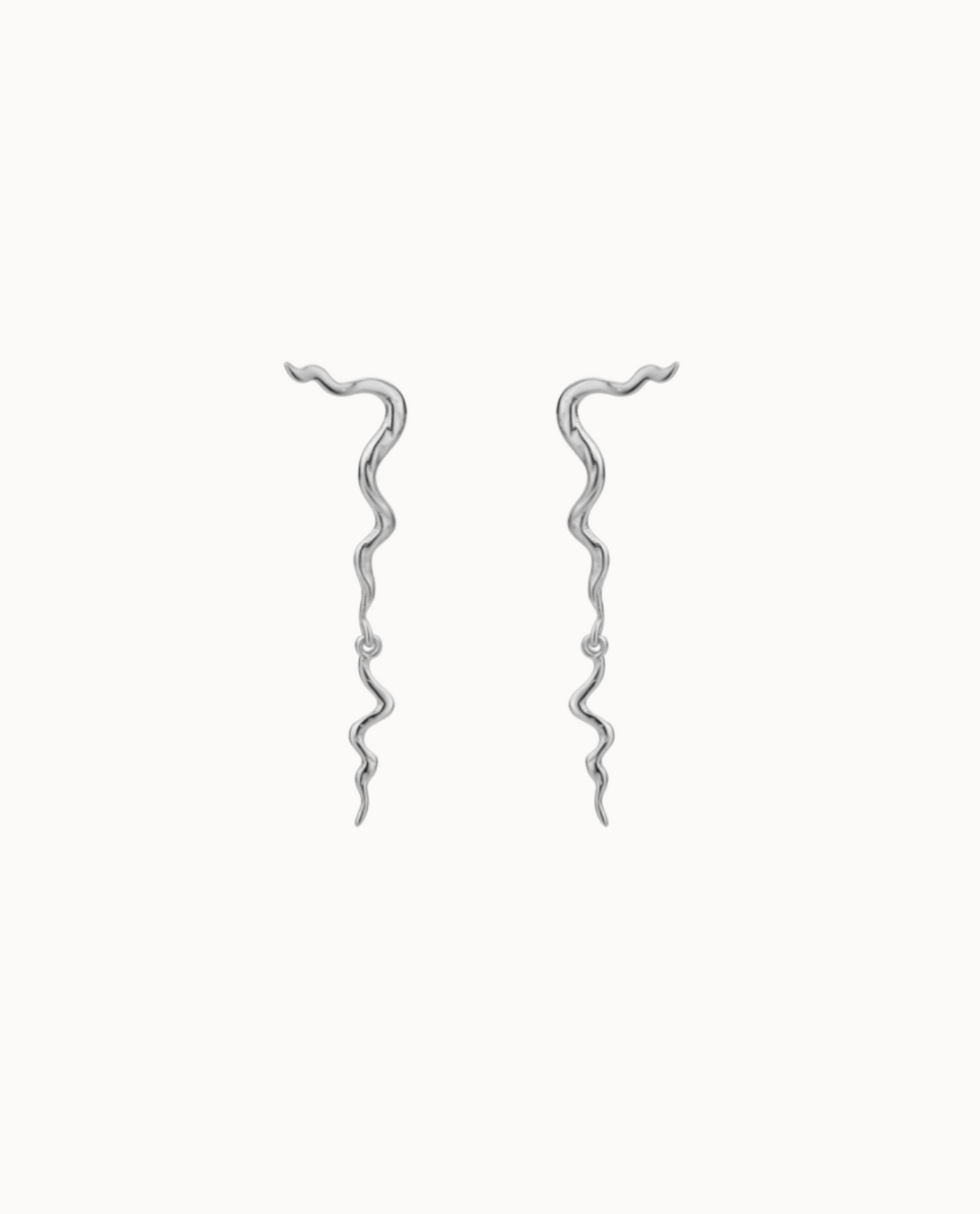 Amira Earrings aus 925er Sterlingsilber – märchenhafter Ohrring, der sich am Ohr entlang nach oben windet