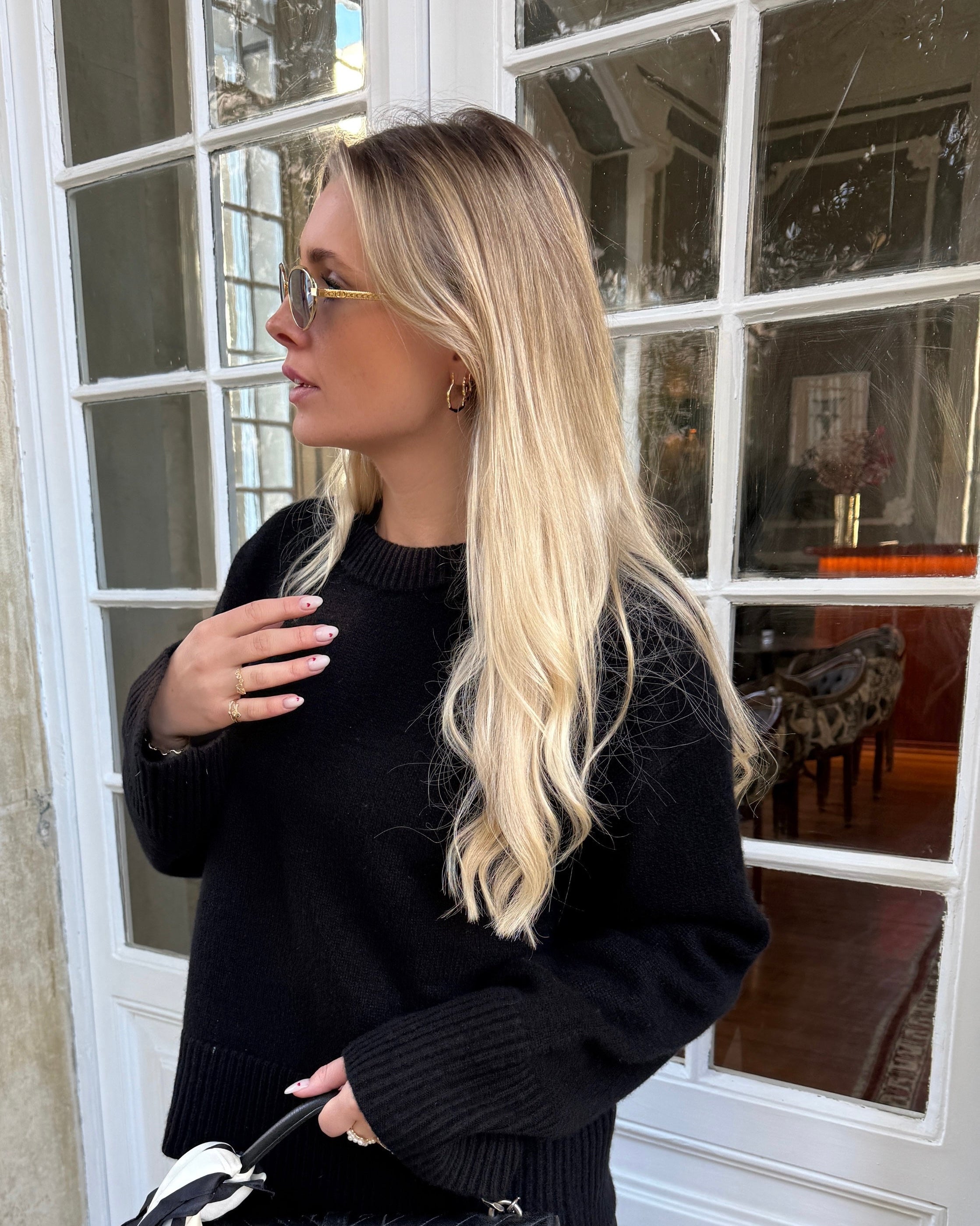 Attina hoops i forgyldt design med bølgende linjer