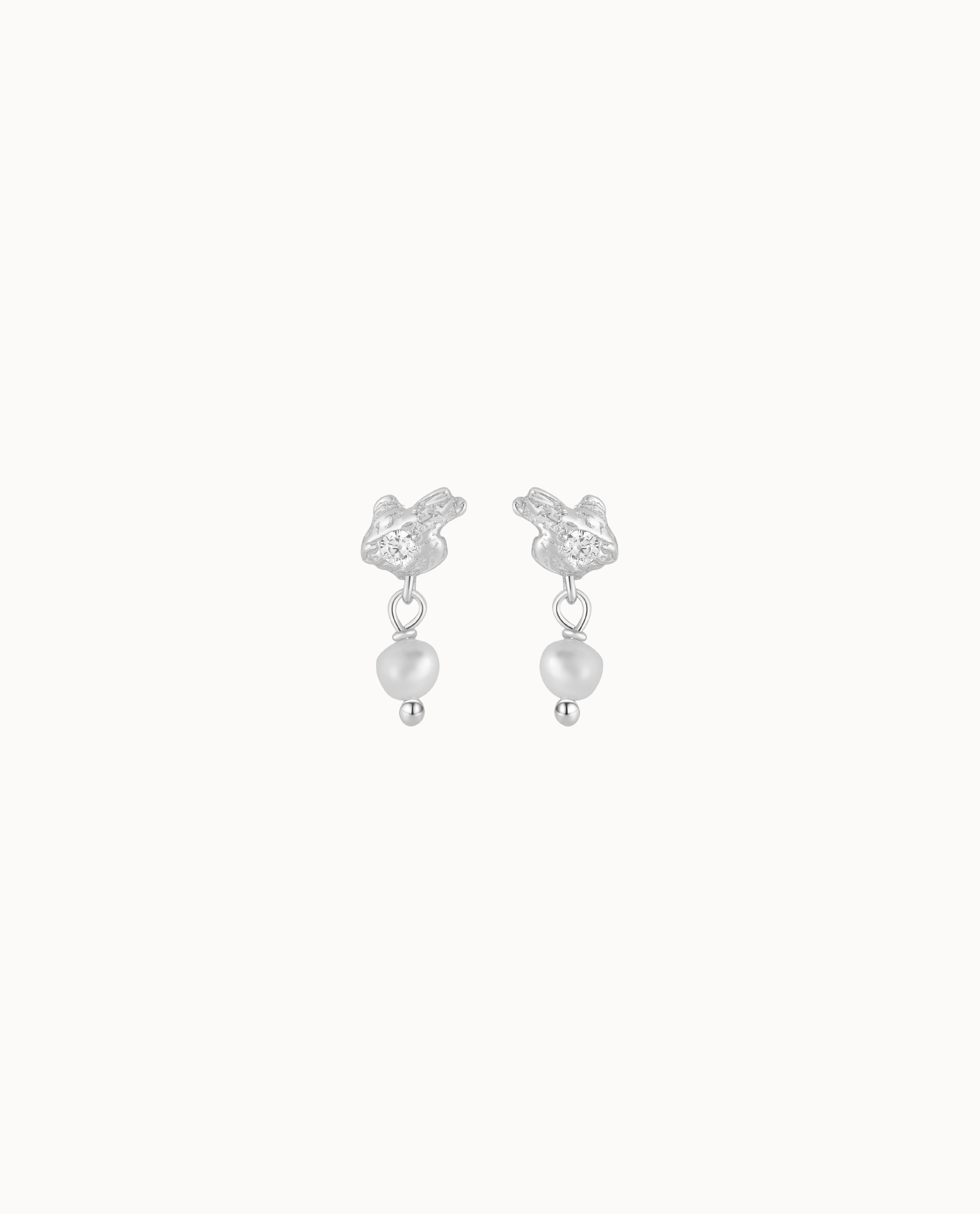 Avani studs in 925 sterling silver with zirconia and a small freshwater pearl