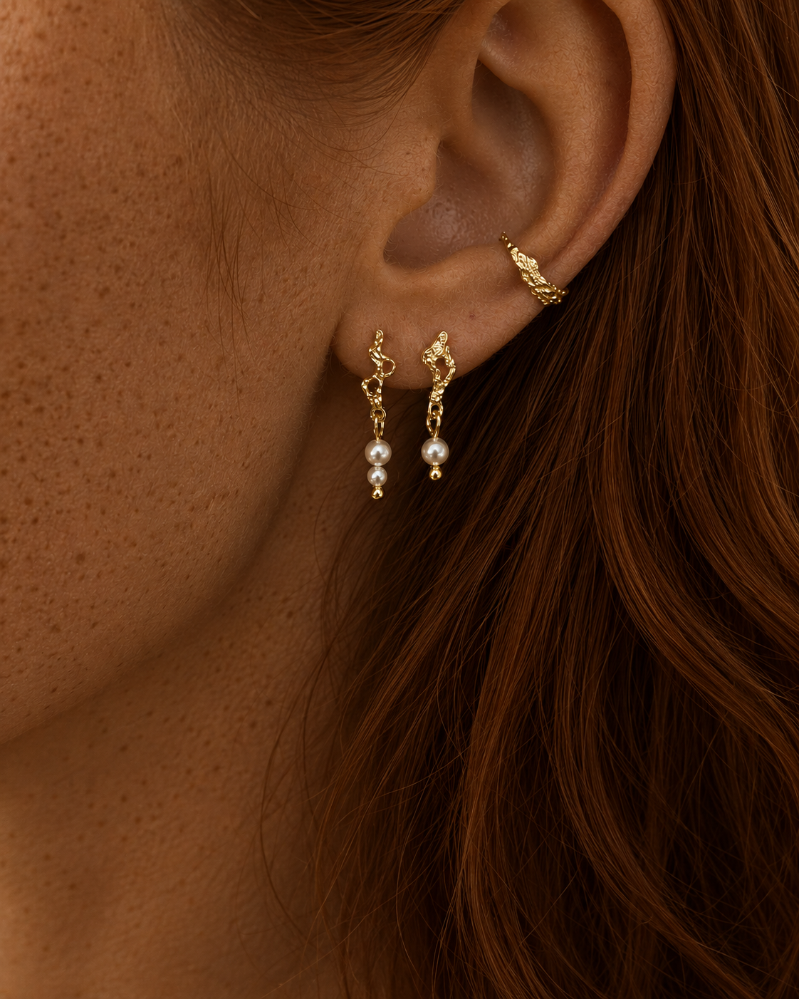 Avisa Earrings in 18K gold-plated 925 sterling silver with two pearls