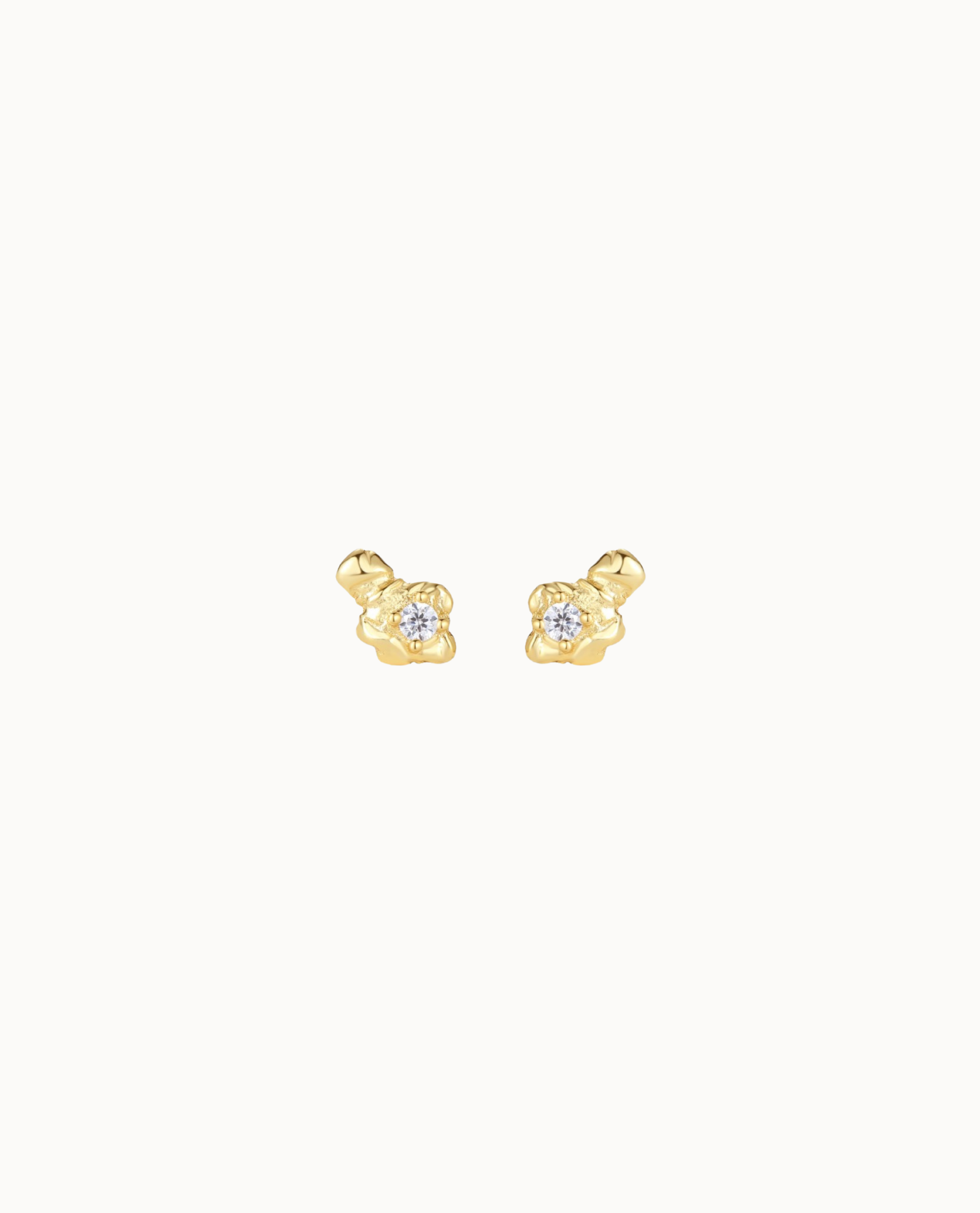 Azure Petite Studs i 18K forgyldt sterlingsølv fra Elements kollektionen