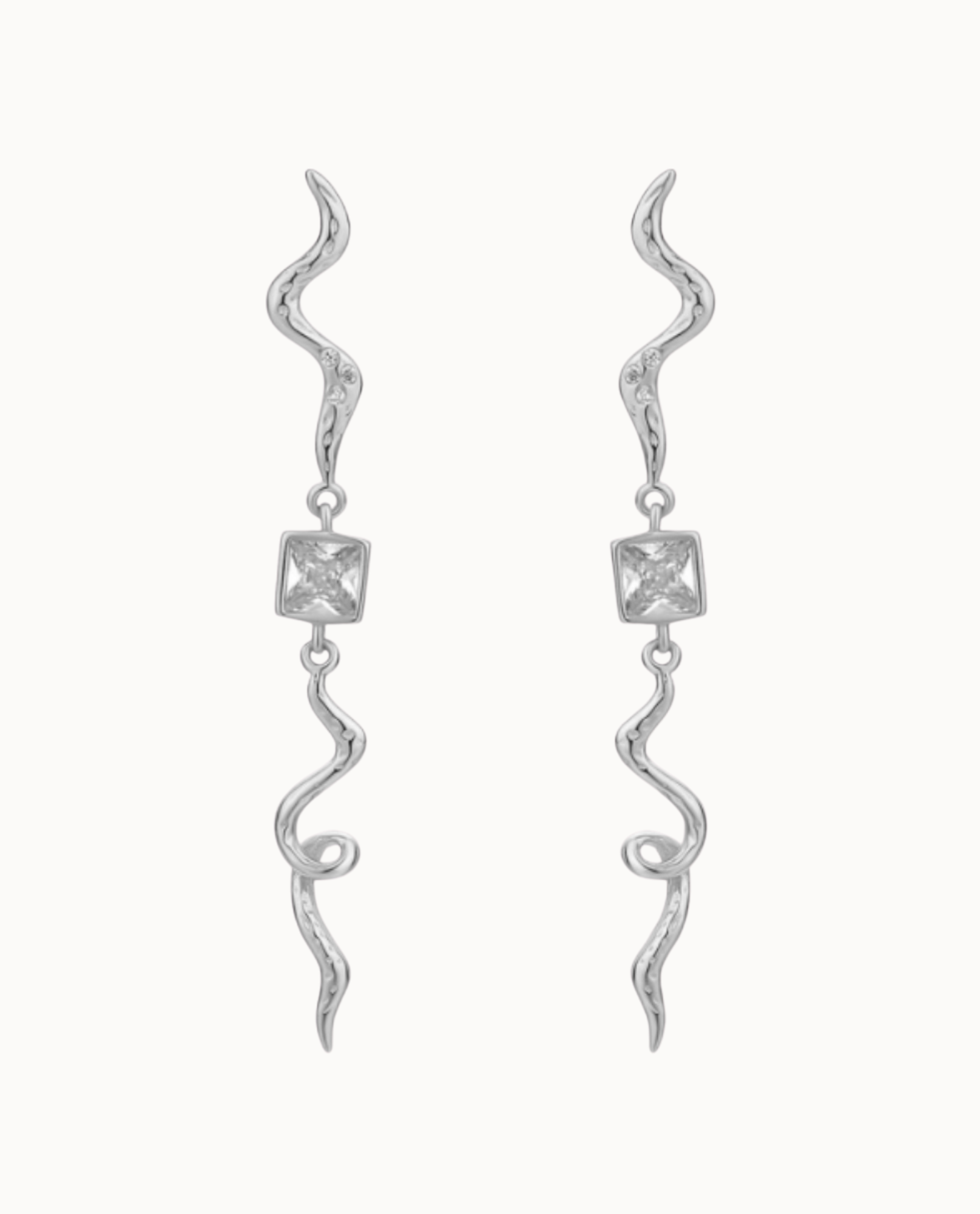 Caelia Earrings aus 925er Sterlingsilber mit großem Zirkon aus der Fairytale Kollektion