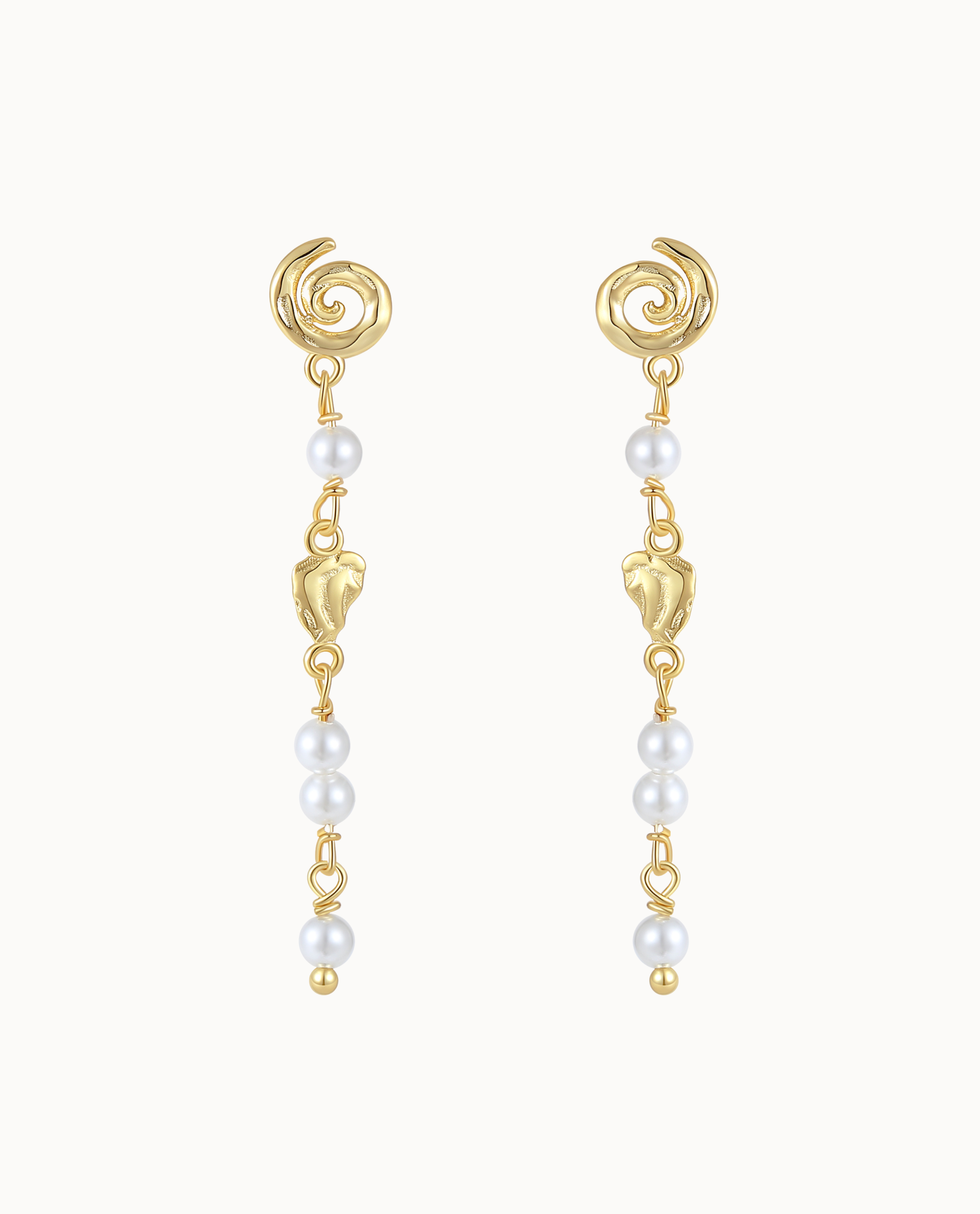 Cayman Earrings – lange øreringe i 18K forgyldt sterlingsølv med små perler