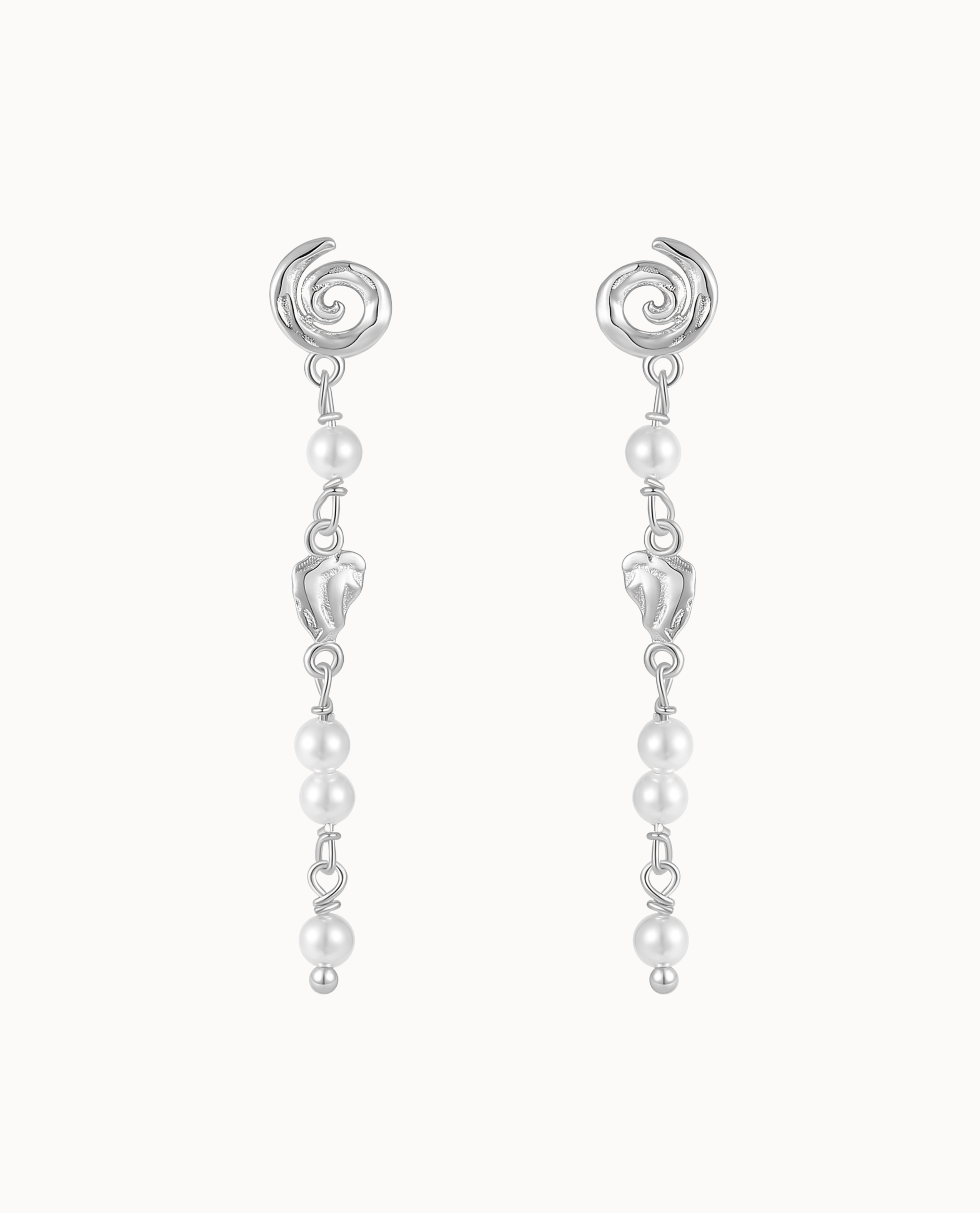Cayman Earrings – lange oorbellen in 925 sterling zilver met kleine parels