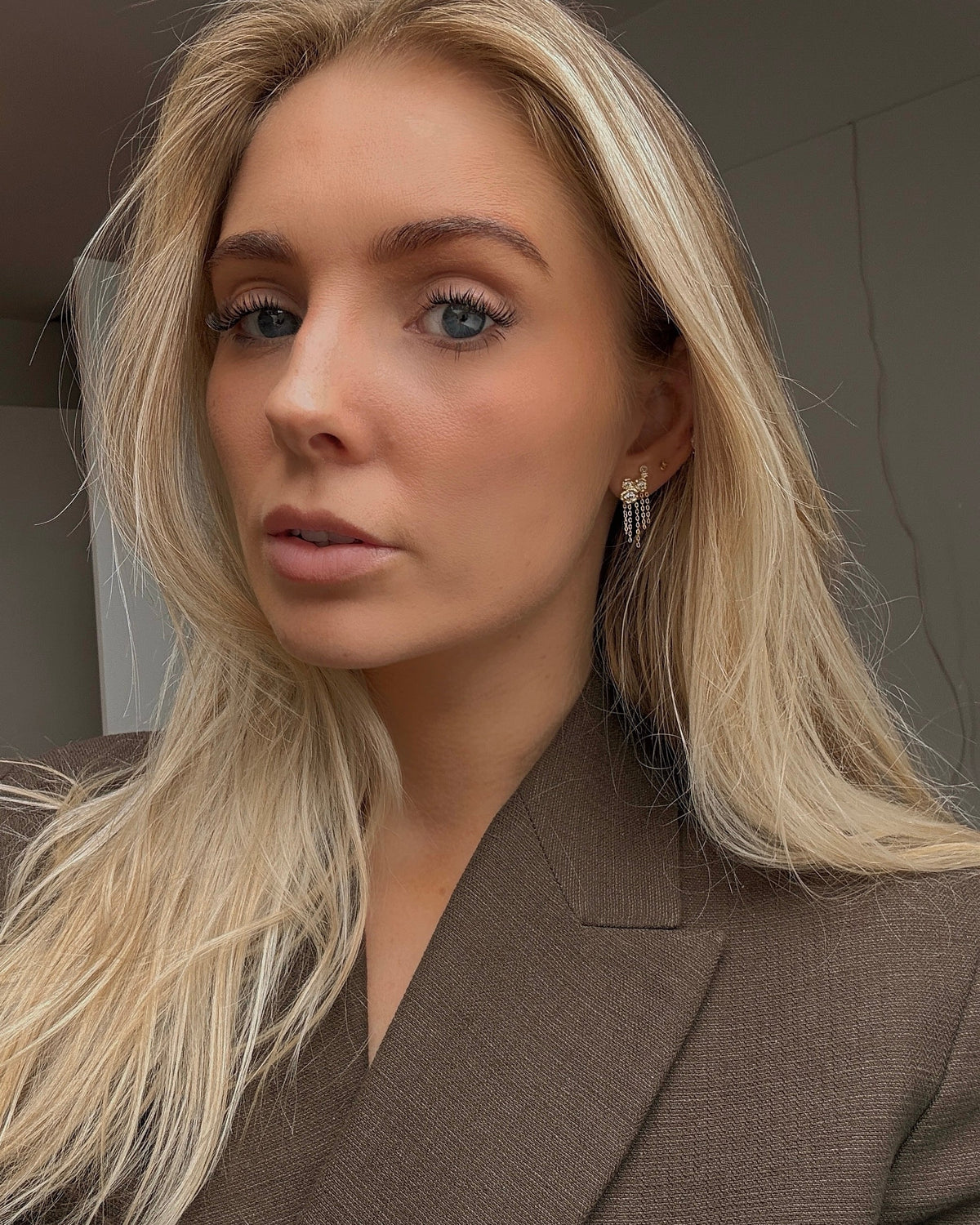 Elegante Dione statement-øreringe i forgyldt sterlingsølv