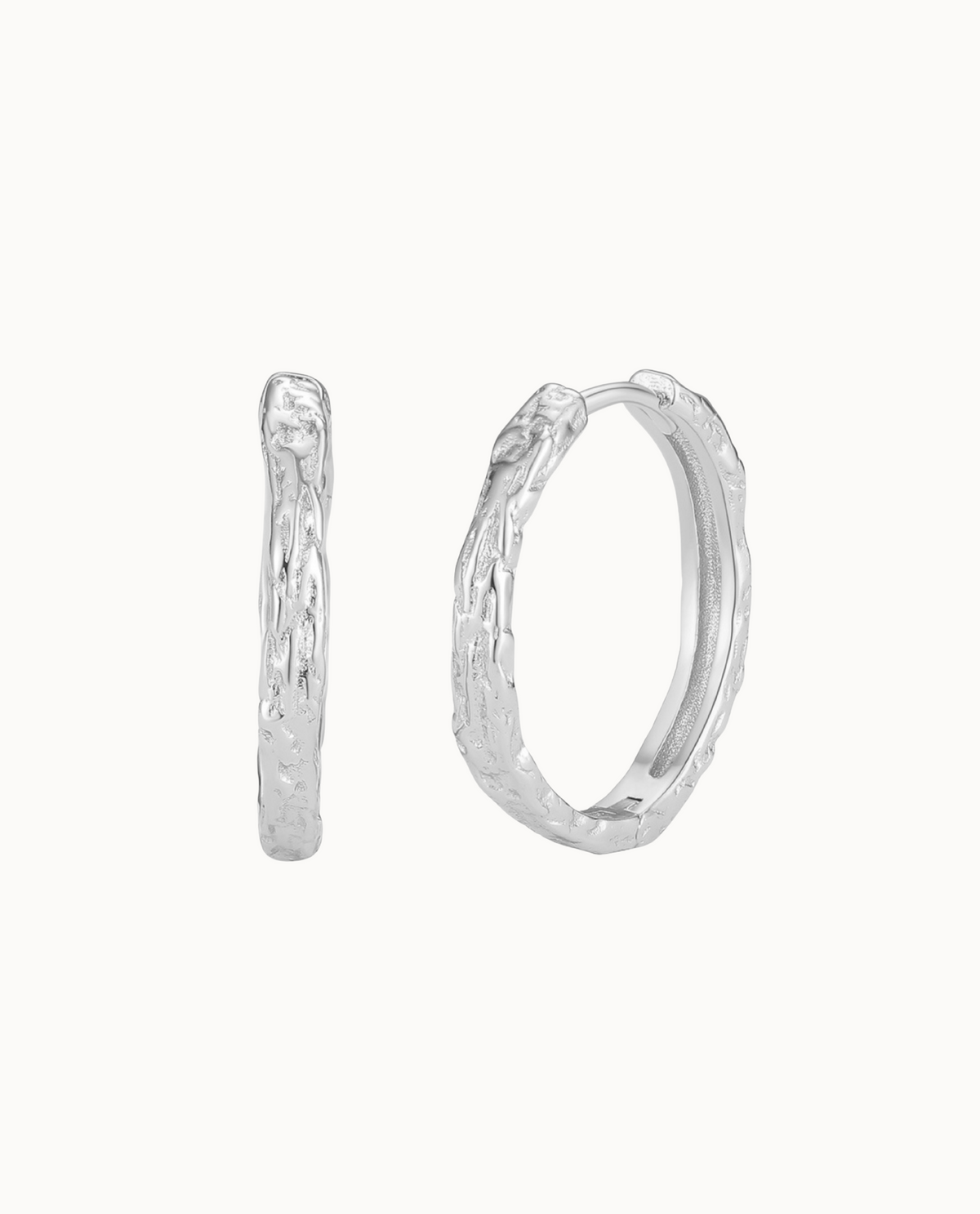 Elio Earrings M i 925 sterlingsølv – klikcreol med organisk struktur