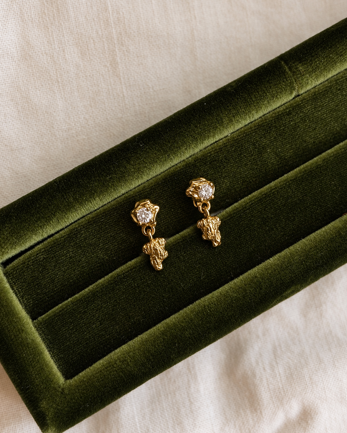 Enya Earrings i forgyldt sterlingsølv i smykkeæske
