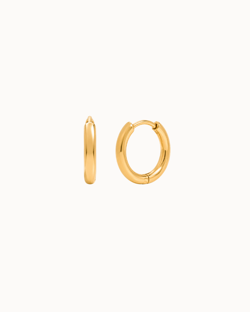 Essential Earrings XS, små creoler i vattentåligt 14K förgyllt rostfritt stål, 1,2 cm
