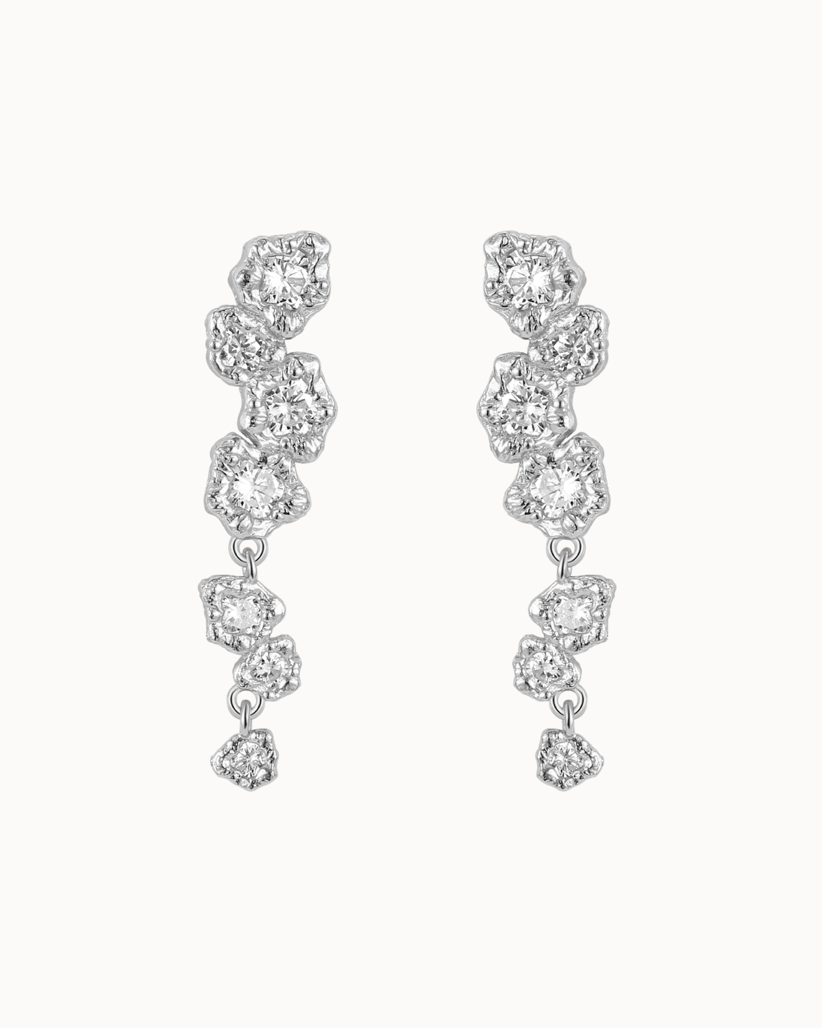 Galene Earrings – lange øreringe i 925 sterlingsølv med små sten