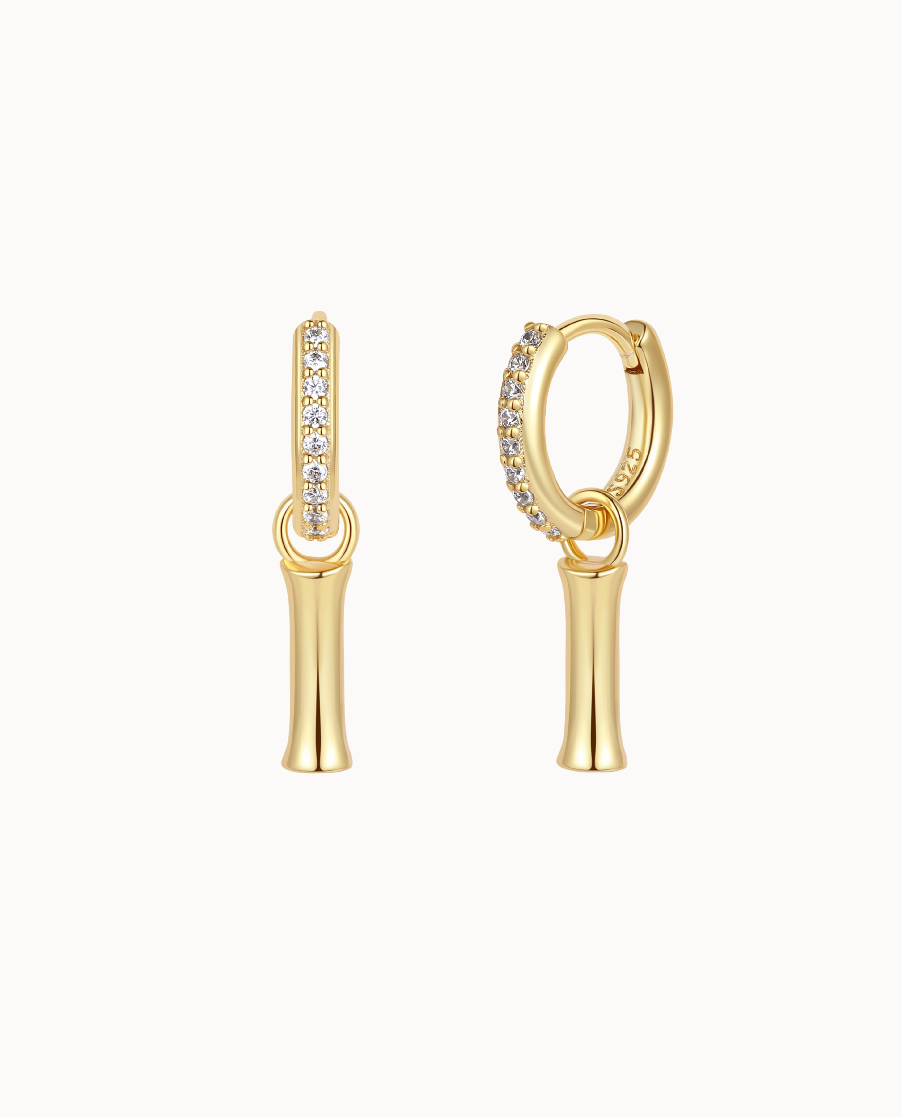 Hai Earrings i 18K forgyldt sterlingsølv – klikcreoler med bambusvedhæng og zirkoner