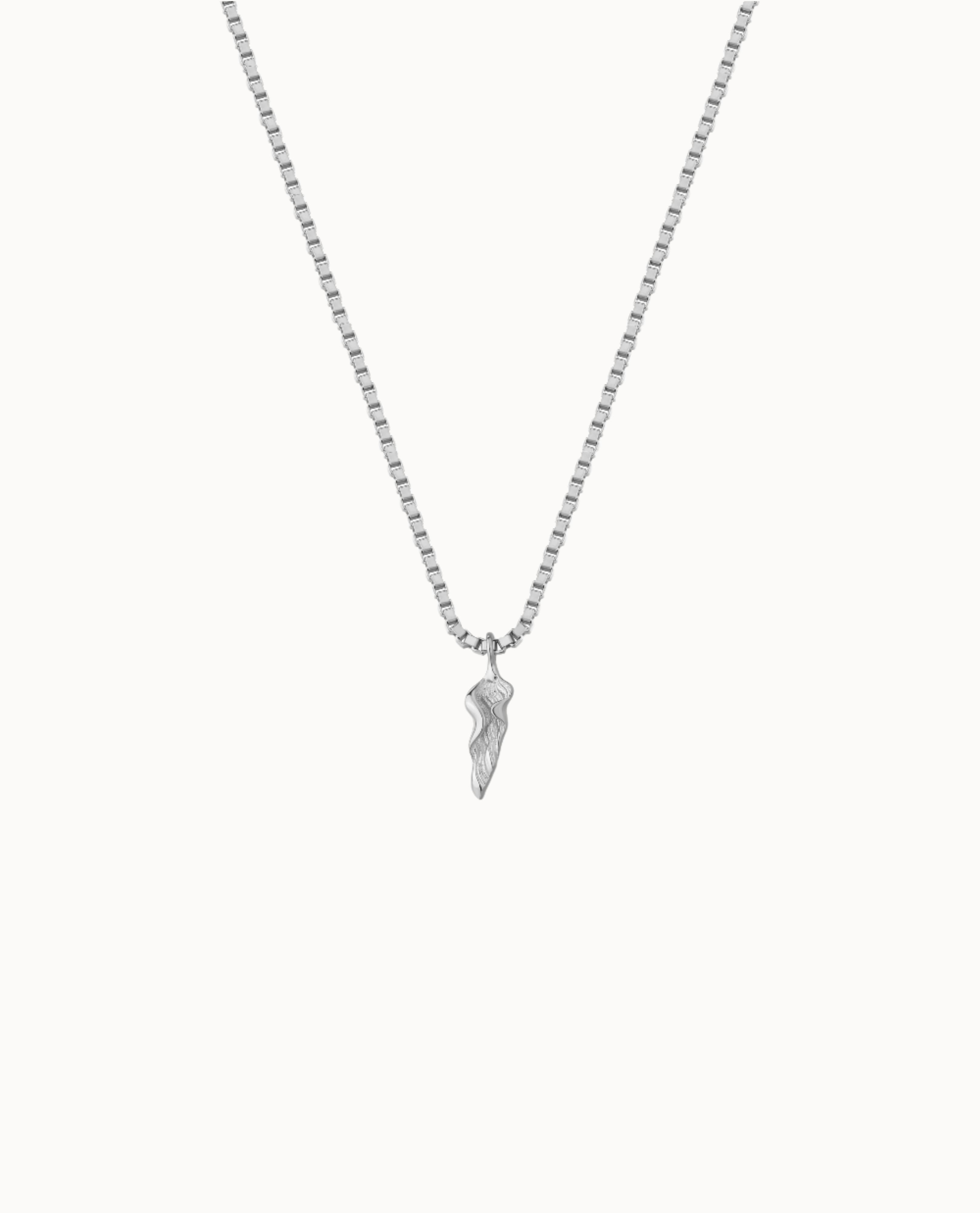 Hirenaga Necklace i 925 sterlingsølv med lille vedhæng formet som koi karpens hale